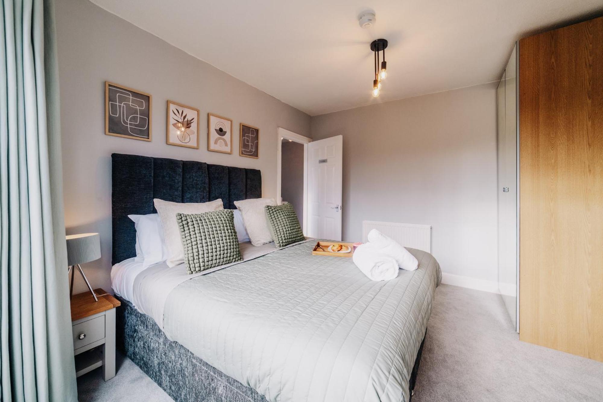 Modern 3-bed, Garden, Fast Wifi, Family, Contractors Holiday home