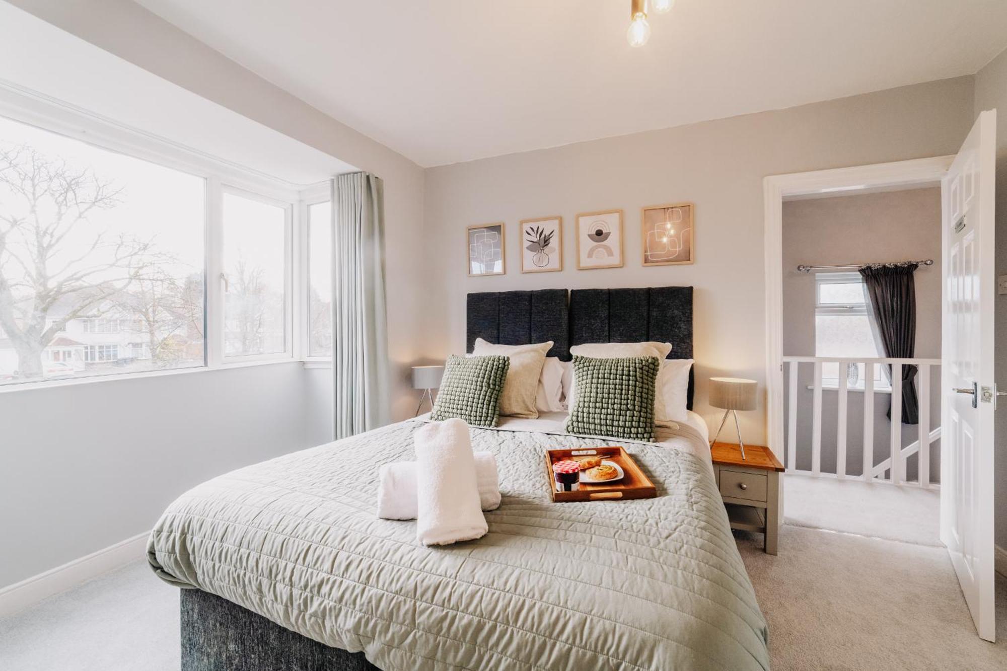 Modern 3-bed, Garden, Fast Wifi, Family, Contractors *