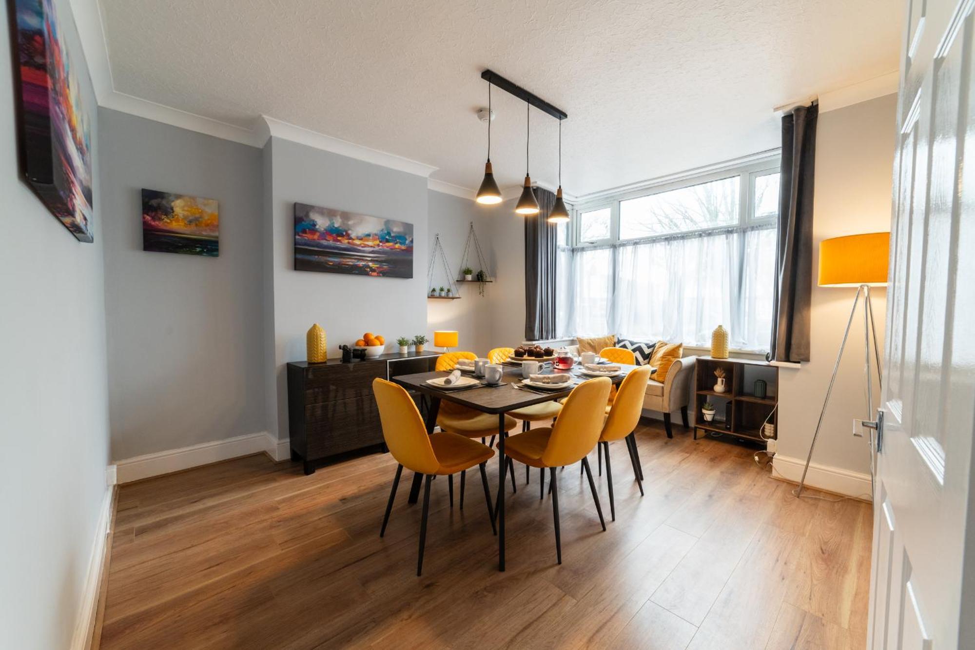 Modern 3-bed, Garden, Fast Wifi, Family, Contractors * Birmingham