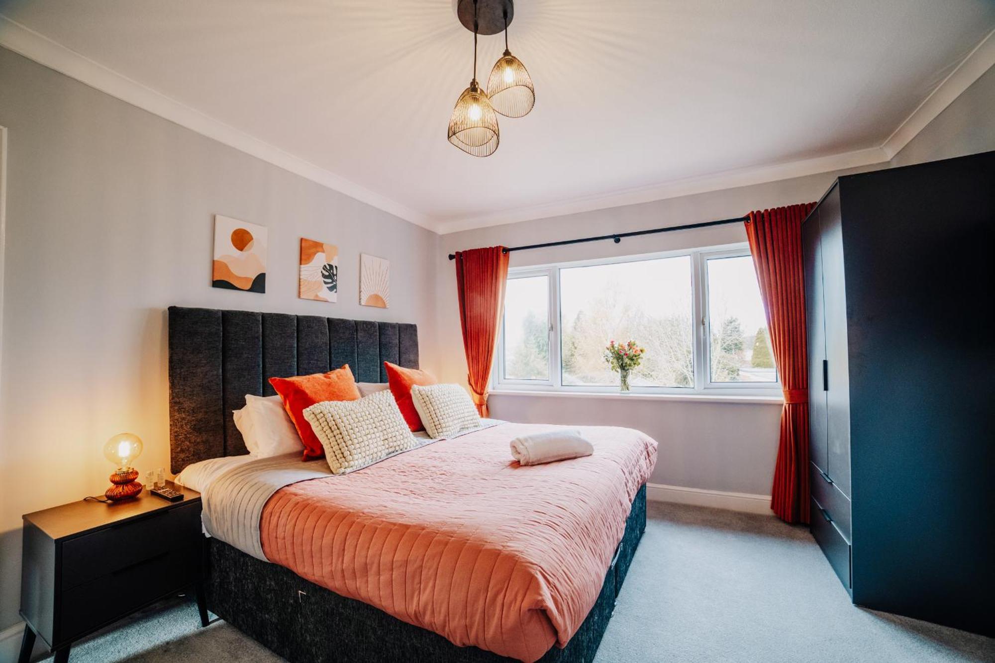 Modern 3-bed, Garden, Fast Wifi, Family, Contractors Birmingham