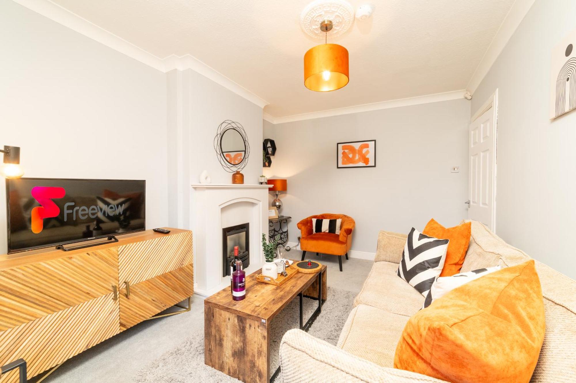 Modern 3-bed, Garden, Fast Wifi, Family, Contractors Holiday home