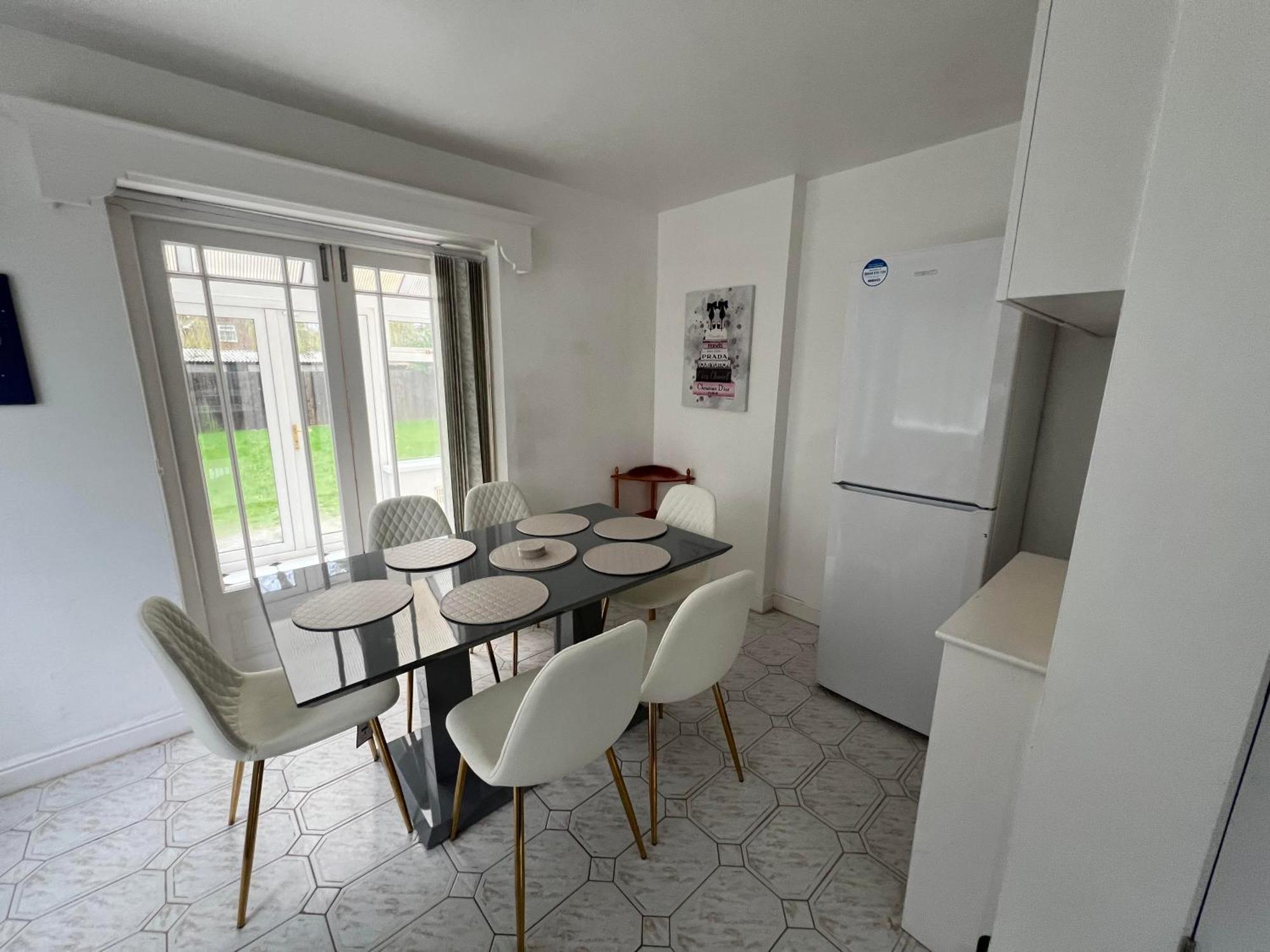Apartment Large 8 Bedroom House In Edgbaston *