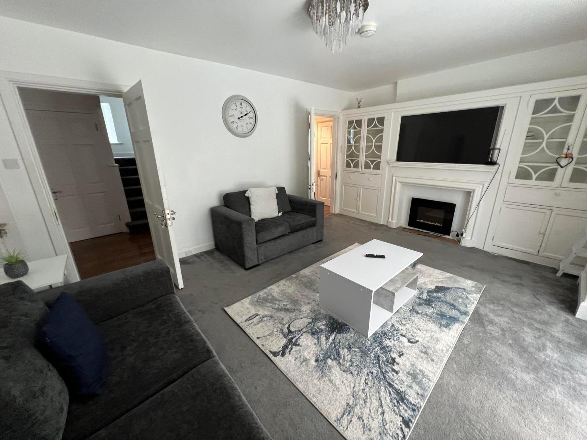 Large 8 Bedroom House In Edgbaston * Birmingham