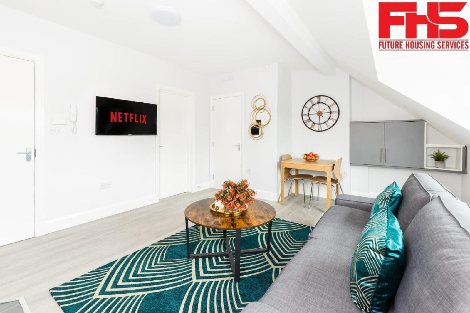 Luxury Comfy 1 Bed Apartment *