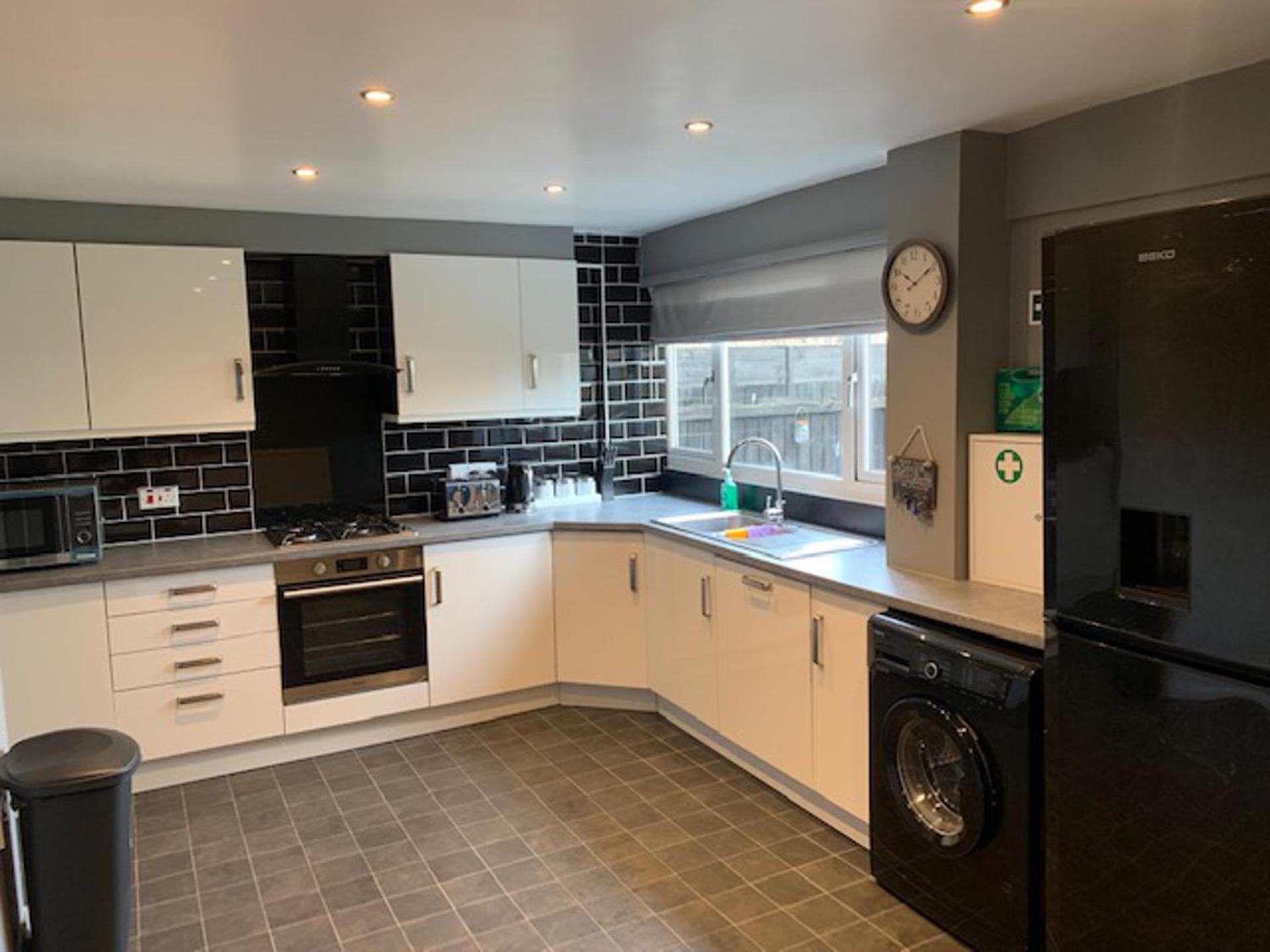 Holiday home Impeccable 3-bed House In