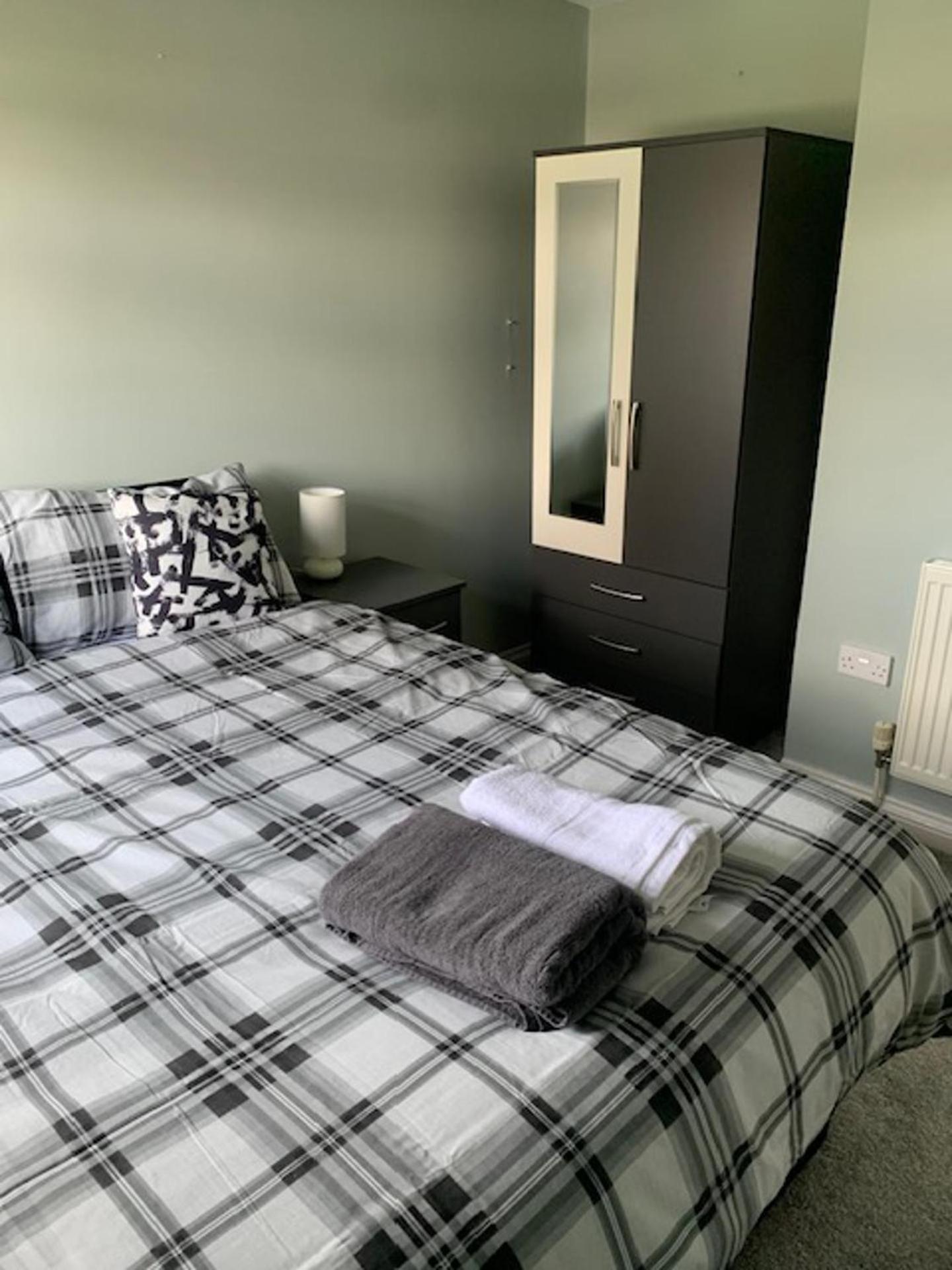 Impeccable 3-bed House In Holiday home *
