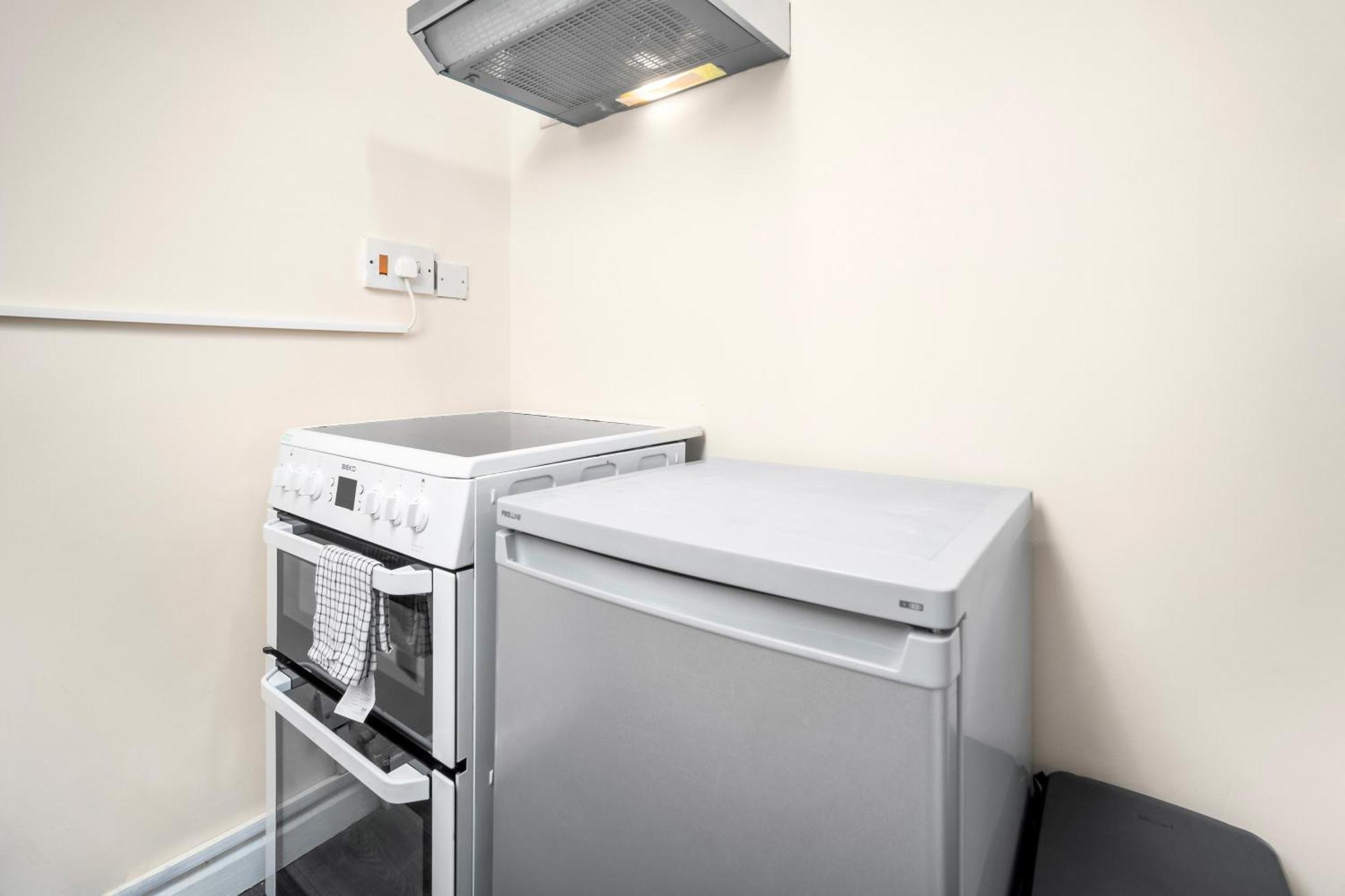 1 Bed - West Bromwich - On Street Parking - Wbc * Birmingham