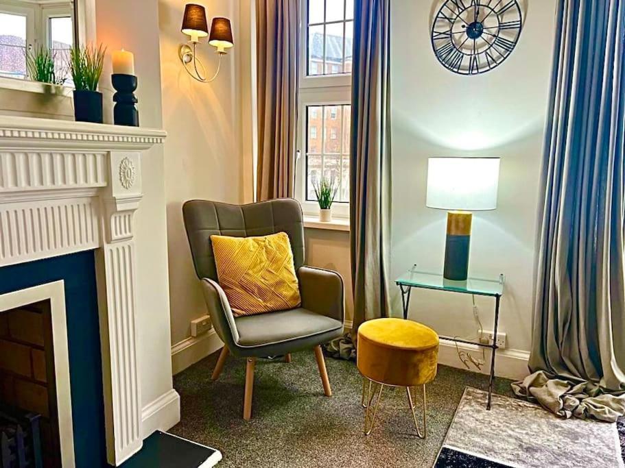 Meadows Court -wyndale- Central Mansion Style 3br Apartment Birmingham