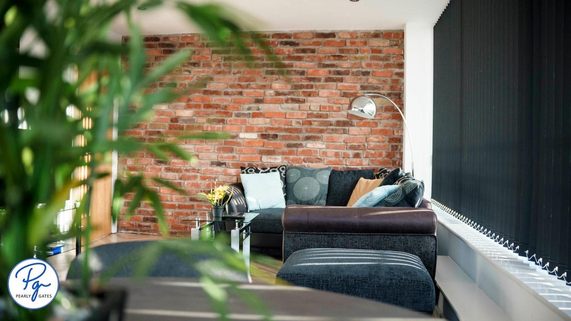 Penthouse - Amazing Skyline Views - Free Parking - Balcony - Utilita Arena - New St Station - Bullring Shopping *