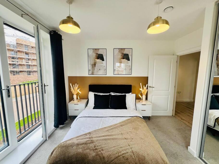 Apartment Hessian Lounge -wyndale- 2br W/parking