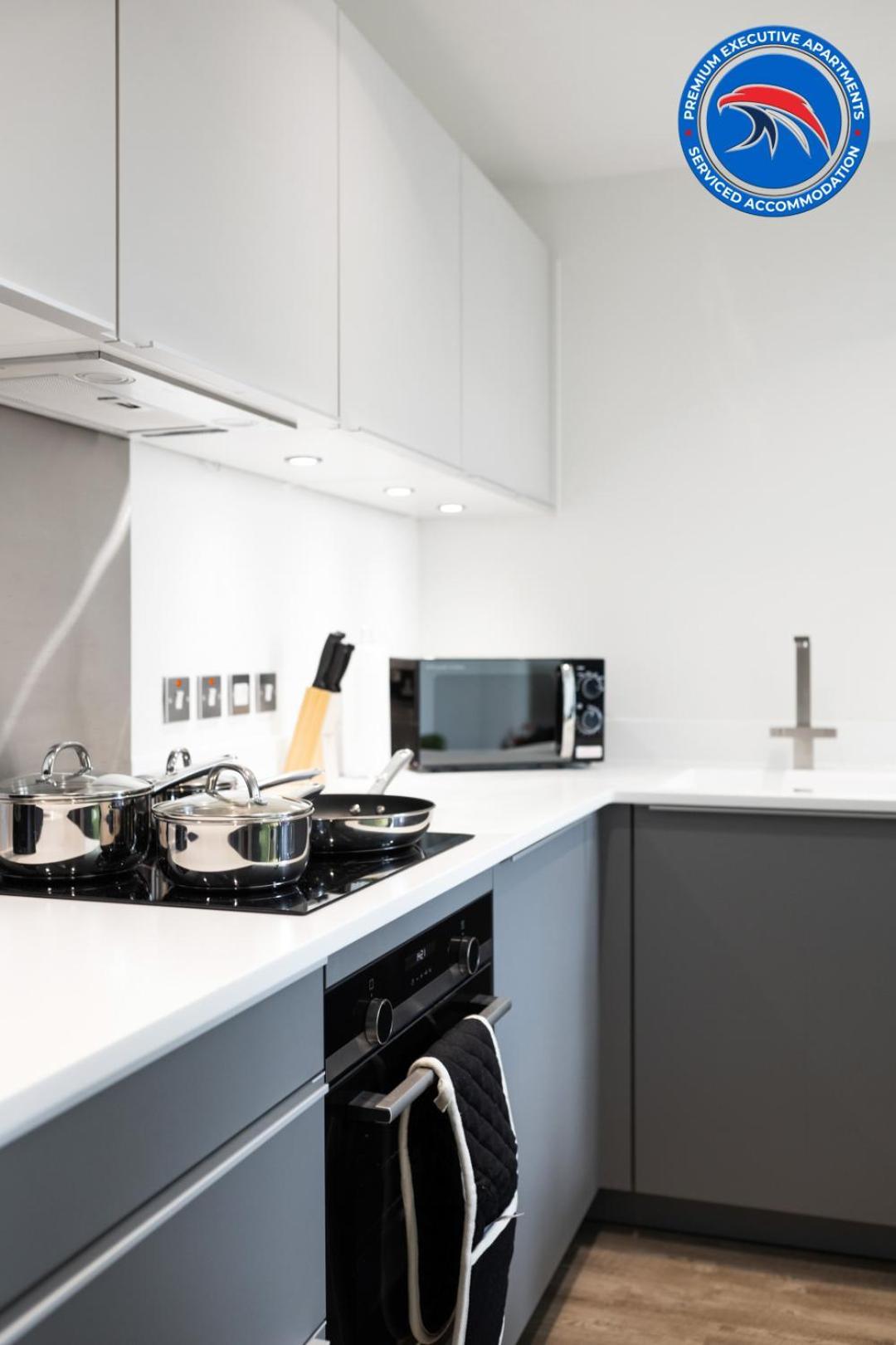 Apartment The Rozvi Empire Luxury For Long - Business,relocations & Families, Free Parking, Free Wifi *