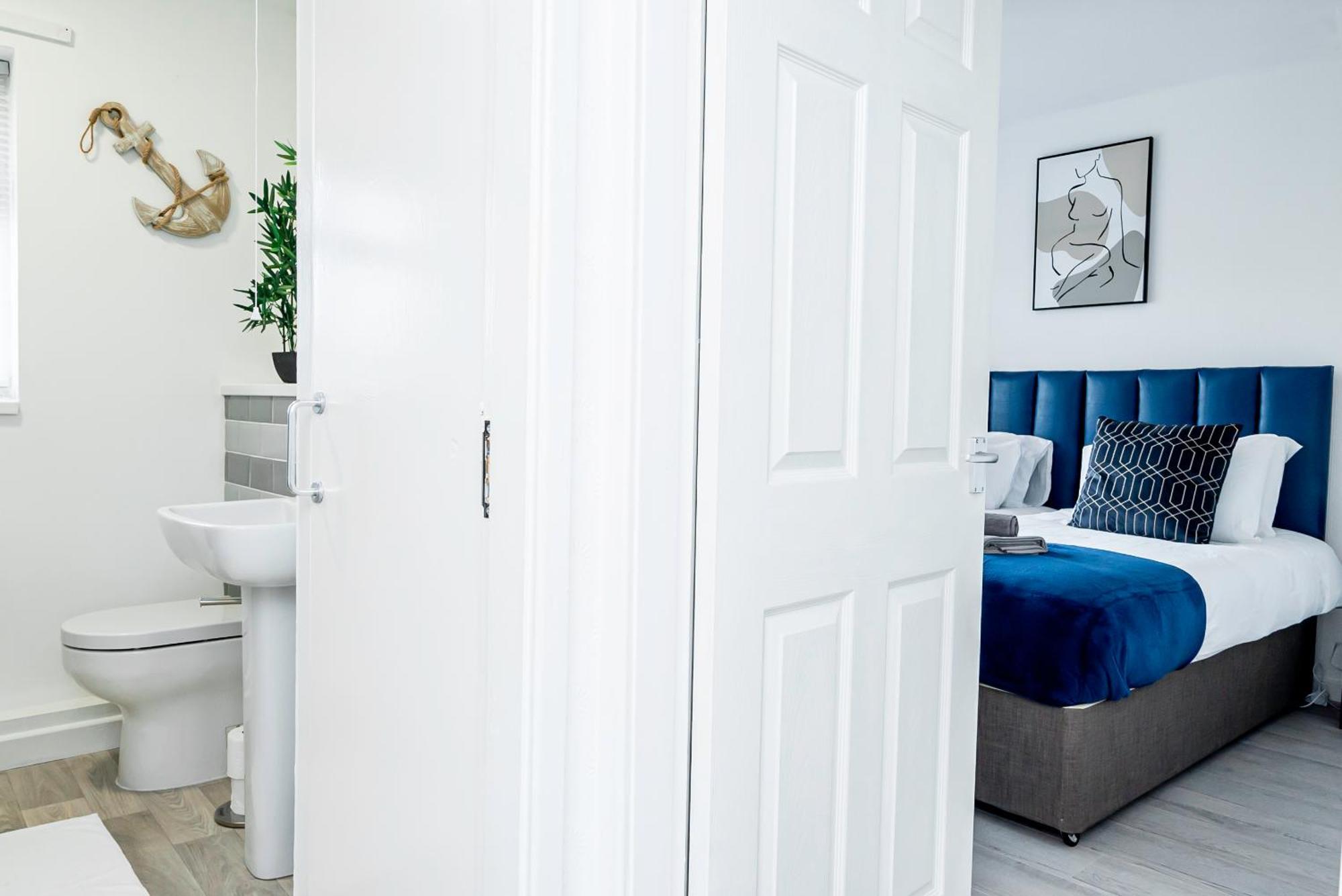 Private Immaculate Contractor And Leisure With Large Driveway Holiday home Birmingham