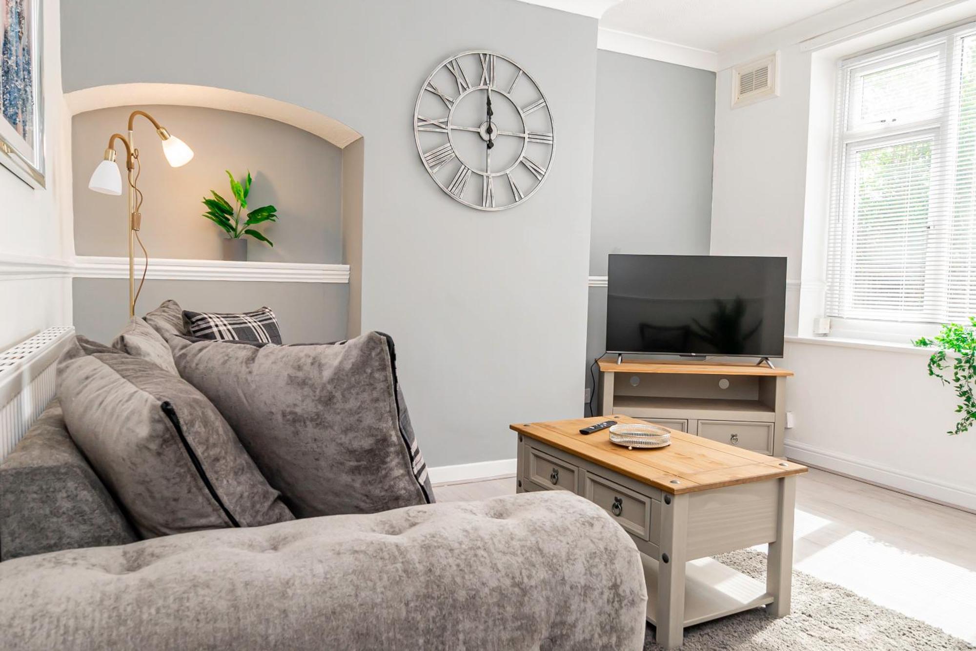 Holiday home Private Immaculate Contractor And Leisure With Large Driveway Birmingham
