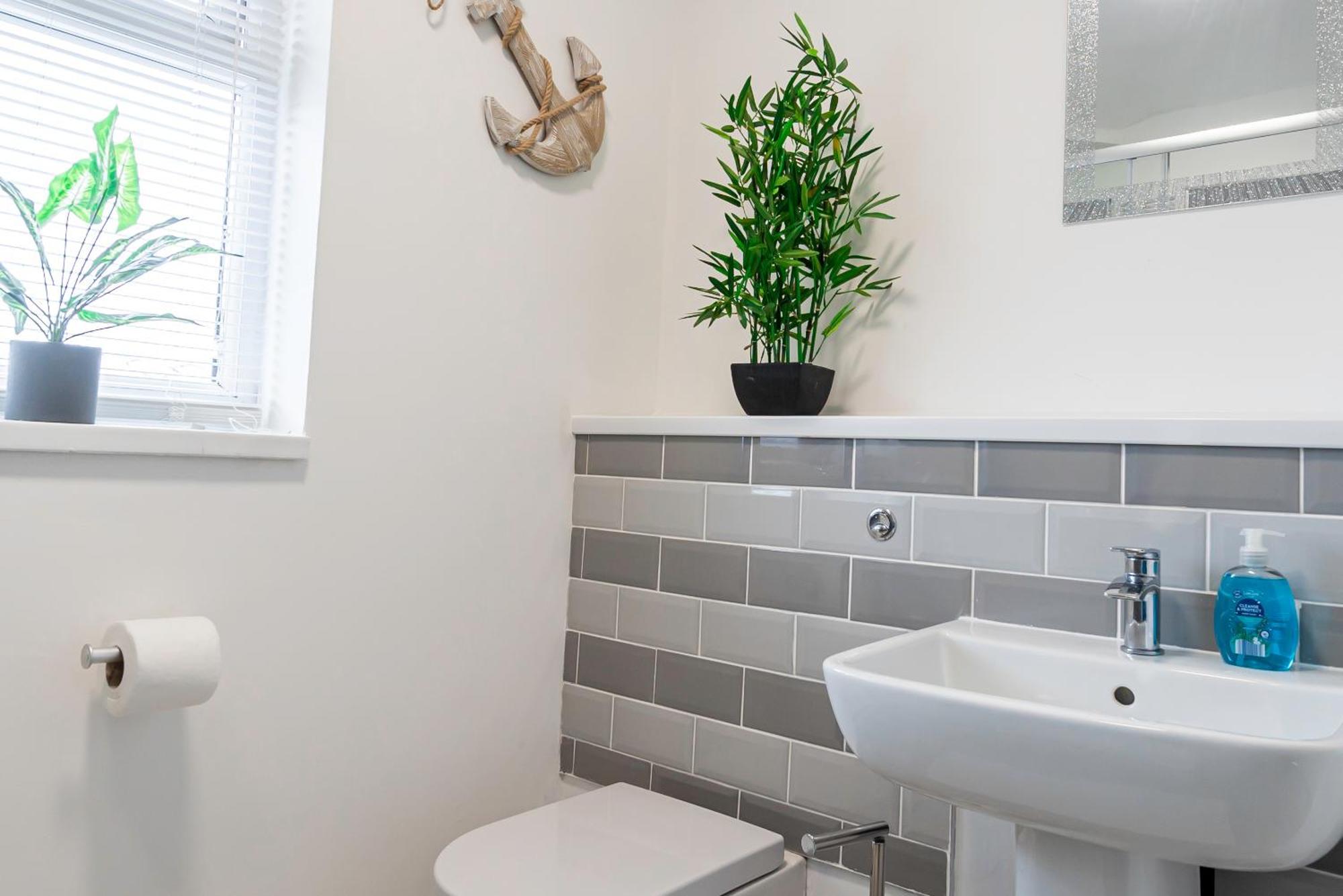 Private Immaculate Contractor And Leisure With Large Driveway Holiday home