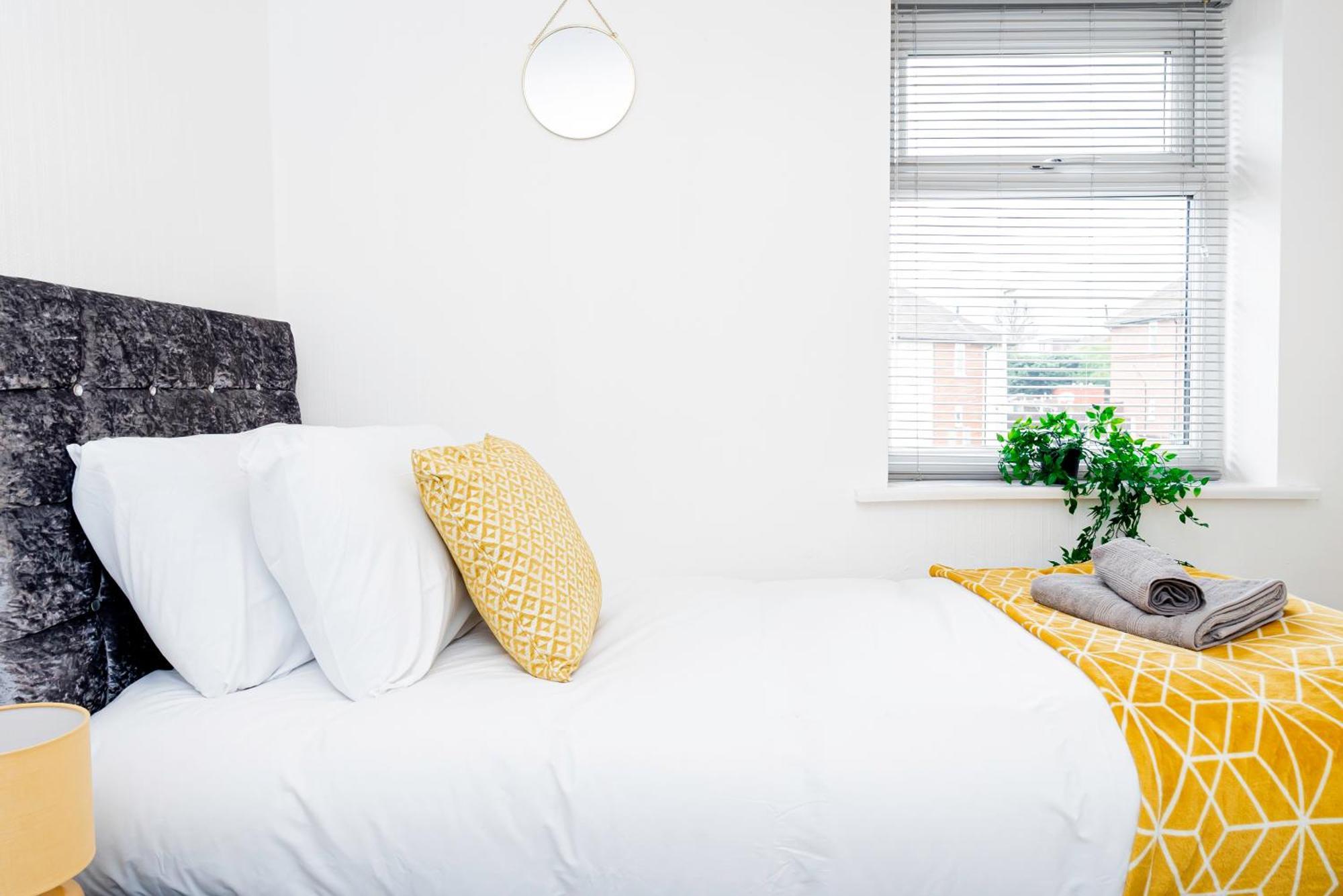 Holiday home Private Immaculate Contractor And Leisure With Large Driveway Birmingham