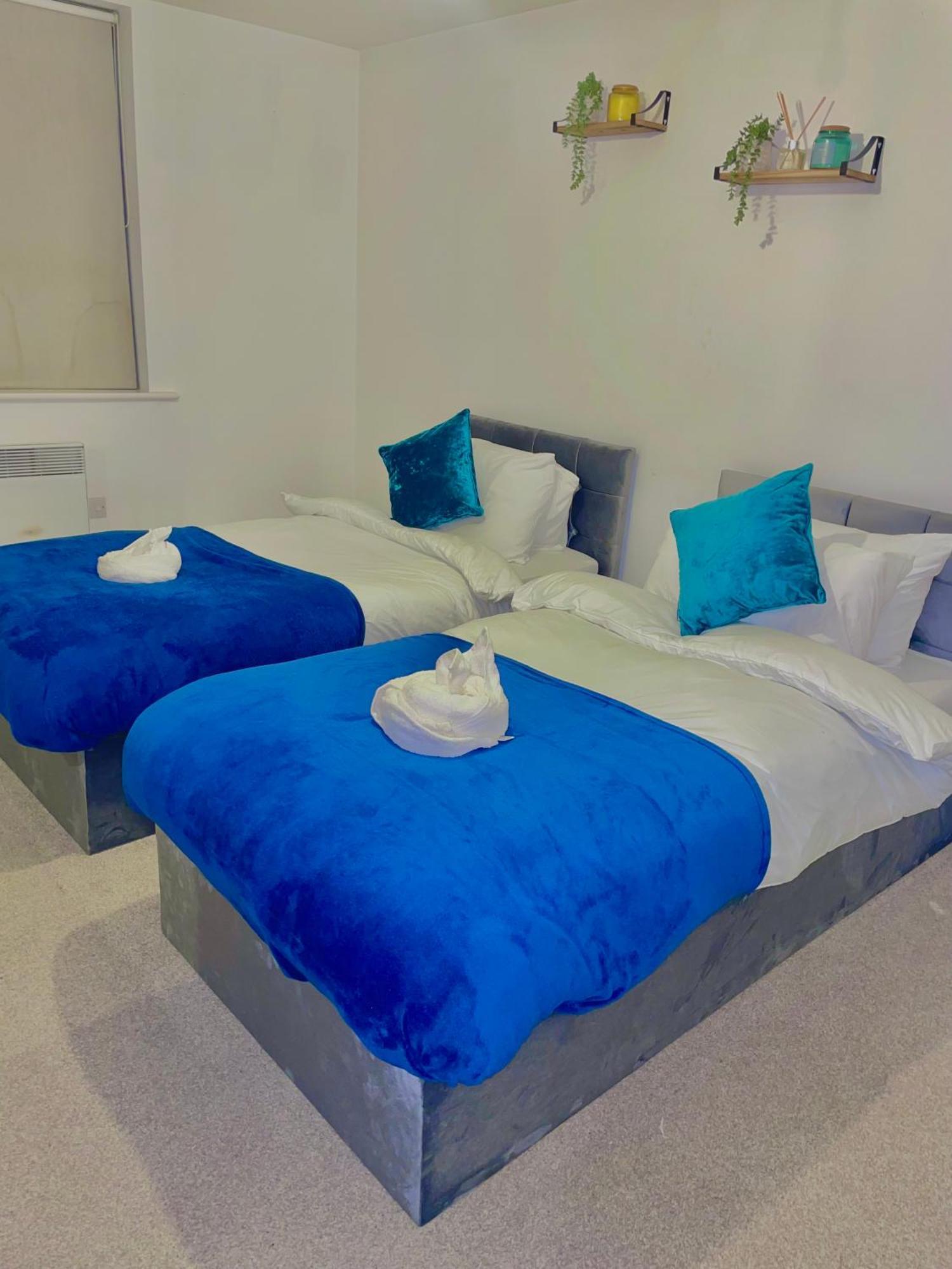 Apartment Centre- Long Stay, Homey 2 Bed Apartment- Contractors, Working Professionals, Families & Relocators *