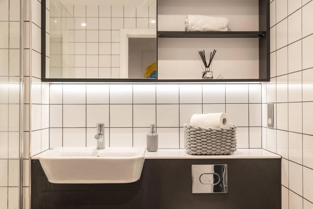 Apartment Chrome Homes - New 1 Bed Centre Wi-fi/smarttv Birmingham