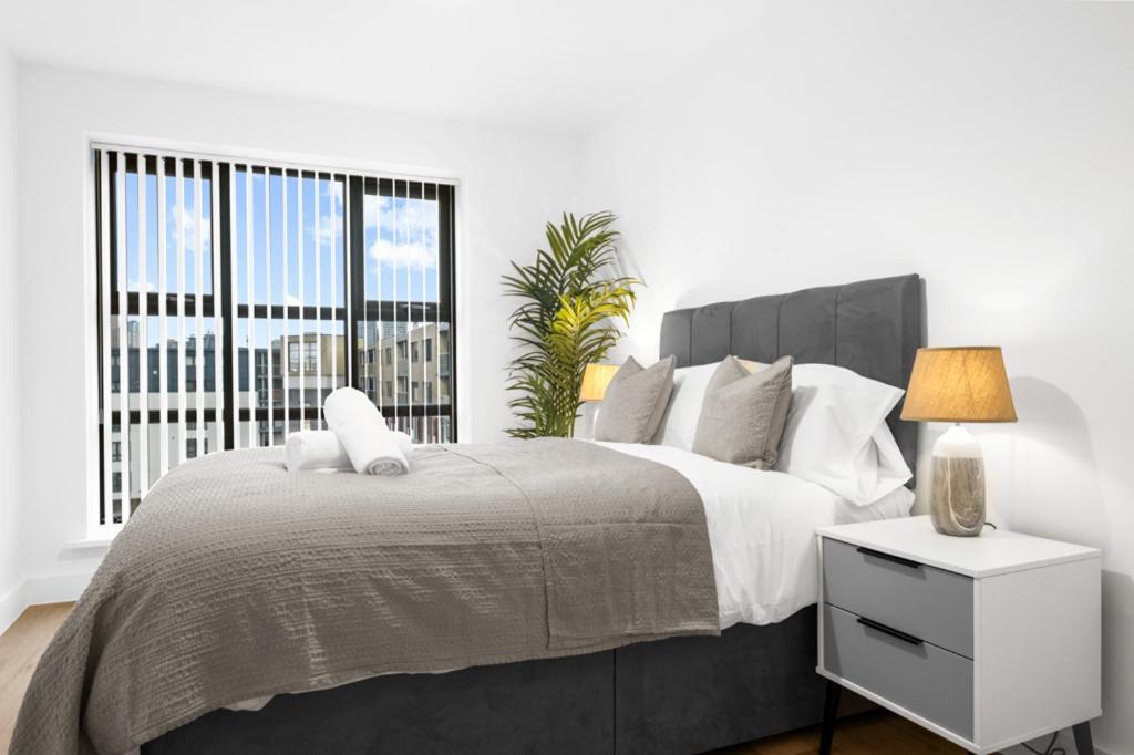 Apartment Lovely Two Bedroom Located Centrally