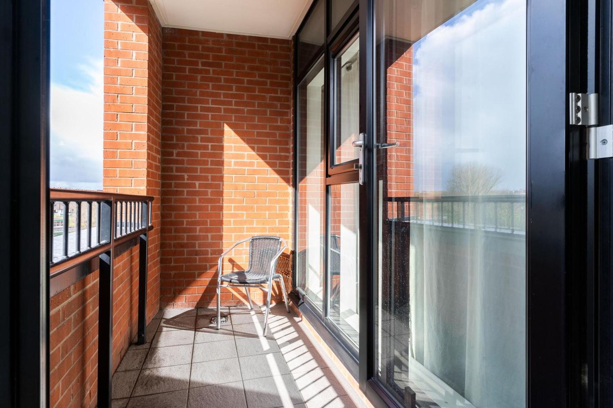 Apartment Bright With Balcony Birmingham