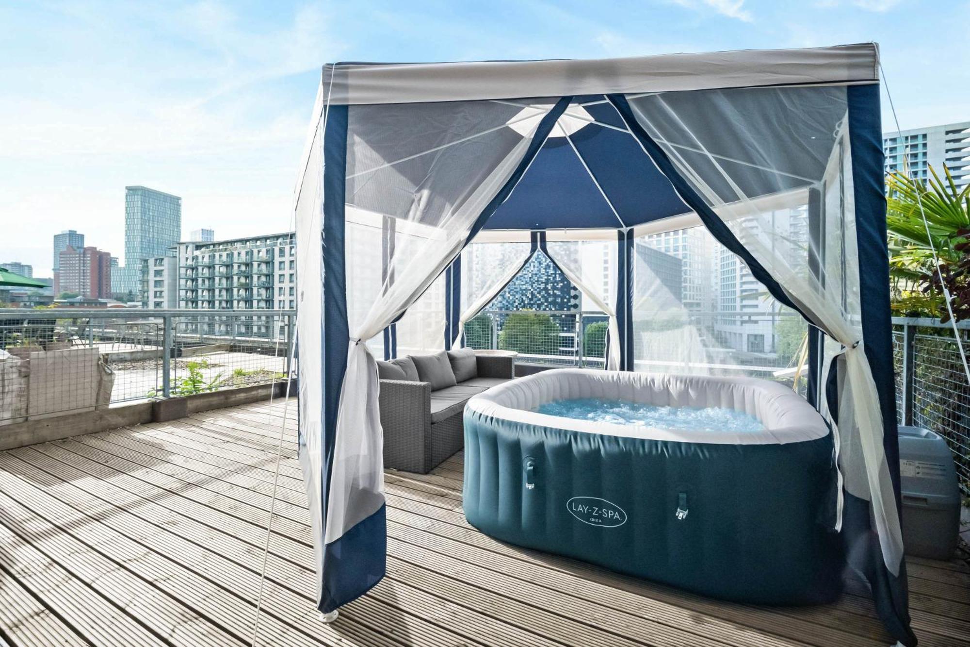 Apartment Luxury 3 Bedroom Penthouse - City Centre - Terrace - Hot Tub - Gym - 21mb Birmingham