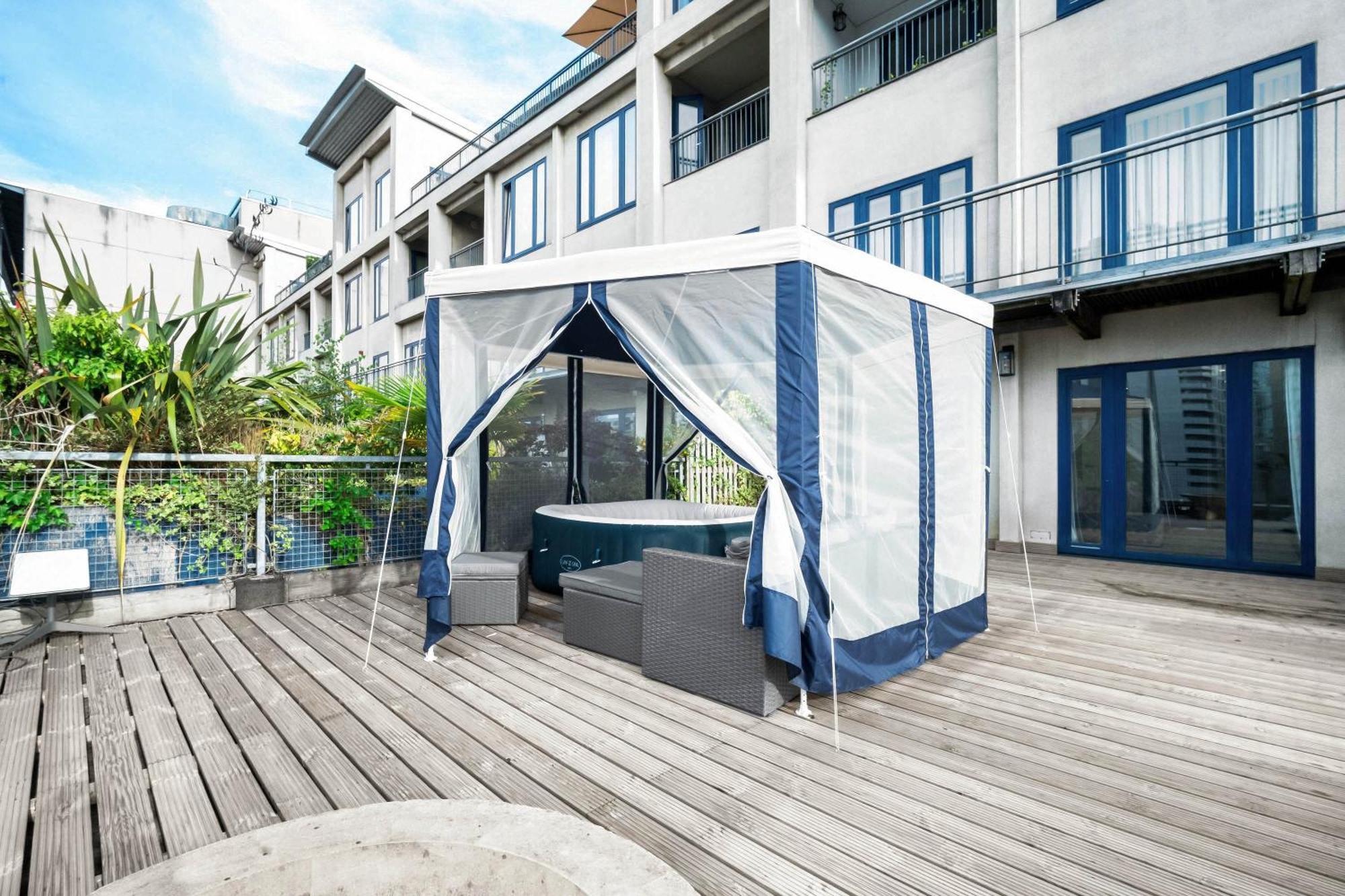 Luxury 3 Bedroom Penthouse - City Centre - Terrace - Hot Tub - Gym - 21mb * Birmingham