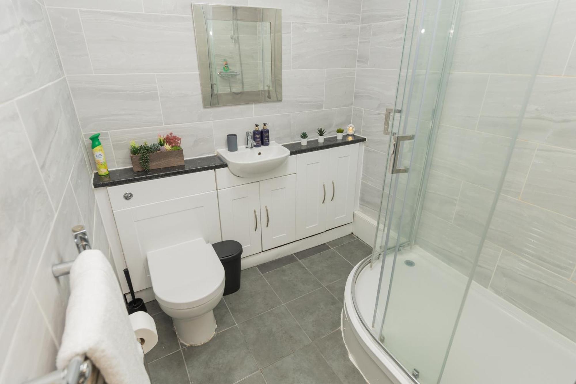 Spacious, Contractors, Long Term Discounts