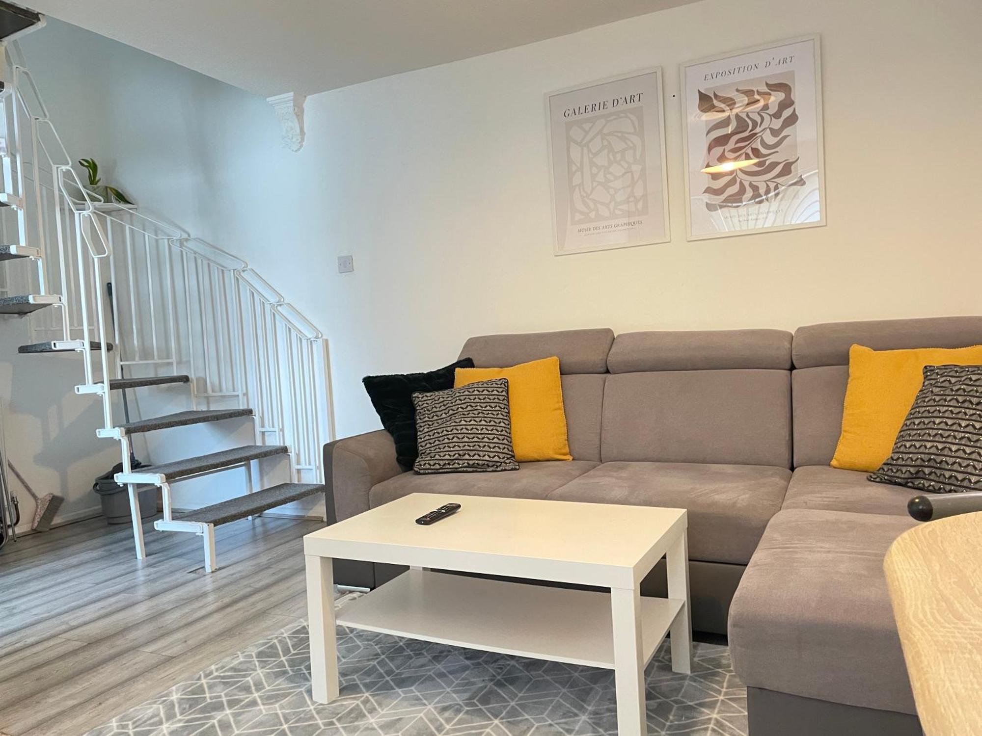 One-bed House With Off-street Parking Apartment Birmingham