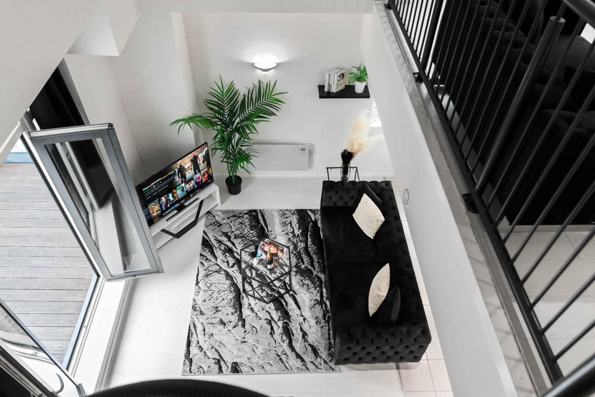 Duplex Penthouse - Centre - Secure Parking - Terrace - Rated - 1401m Apartment Birmingham