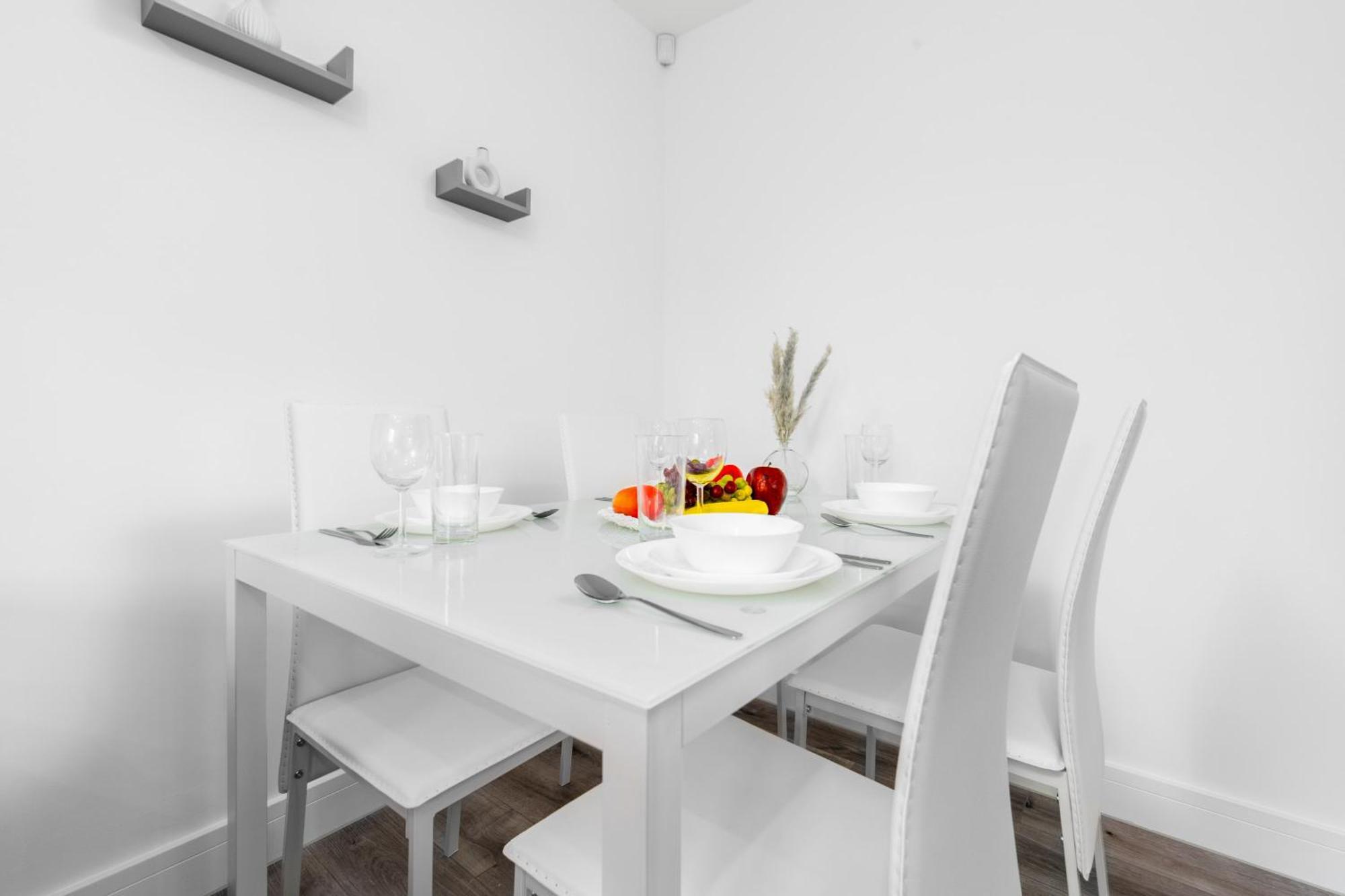 Apartment Luxury 2 Bedroom - Parking & Balcony - Underfloor Heating - 6mc