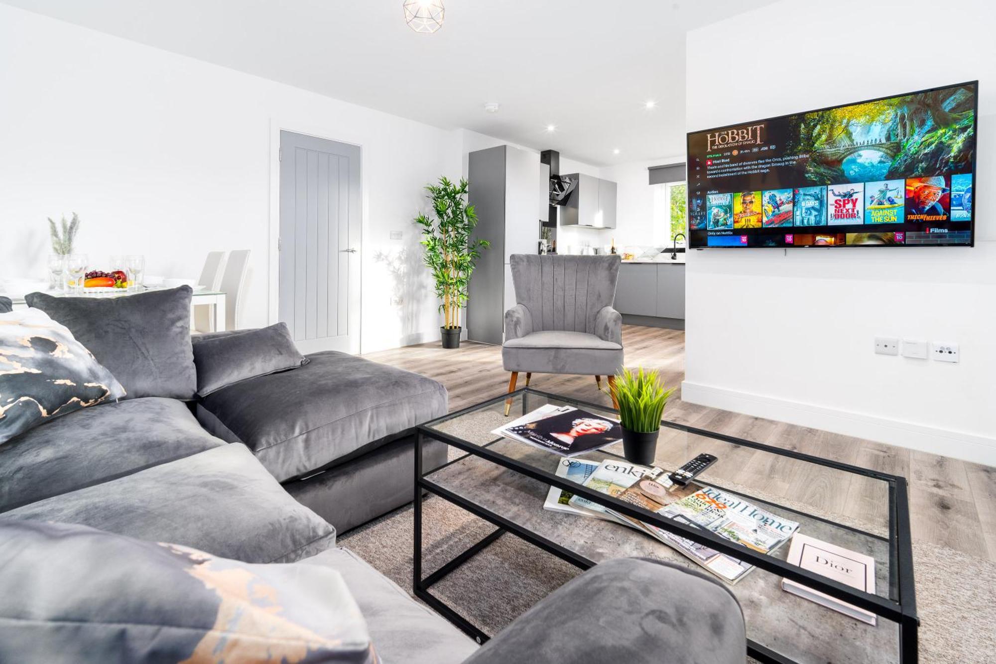 Luxury 2 Bedroom - Parking & Balcony - Underfloor Heating - 6mc