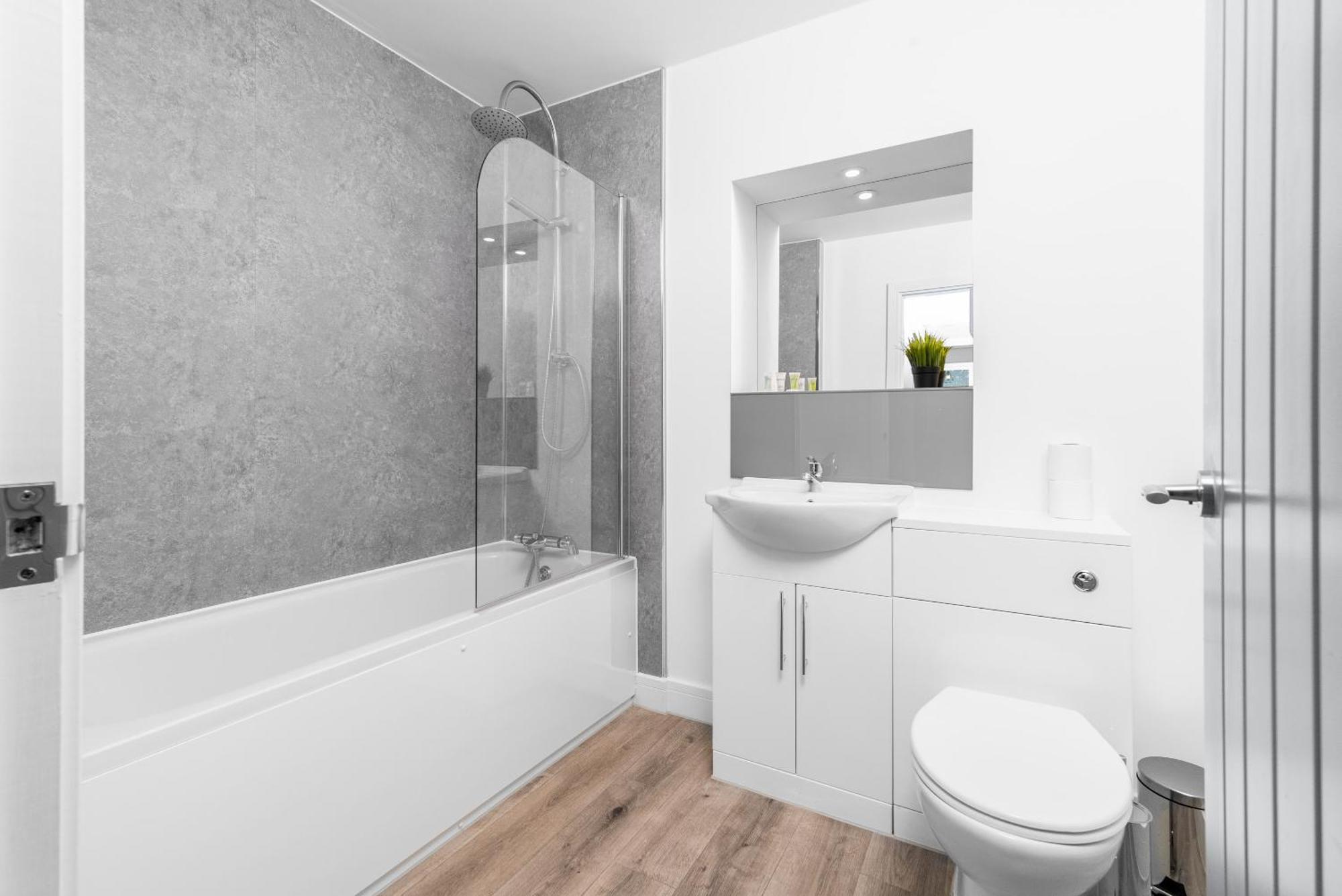 Apartment Luxury 2 Bedroom - Parking & Balcony - Underfloor Heating - 6mc *