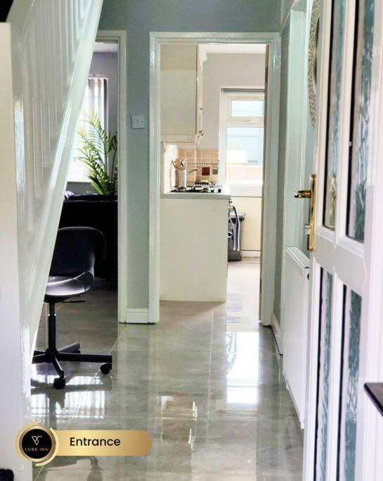 Luxury 5-bedroom House, Center Holiday home