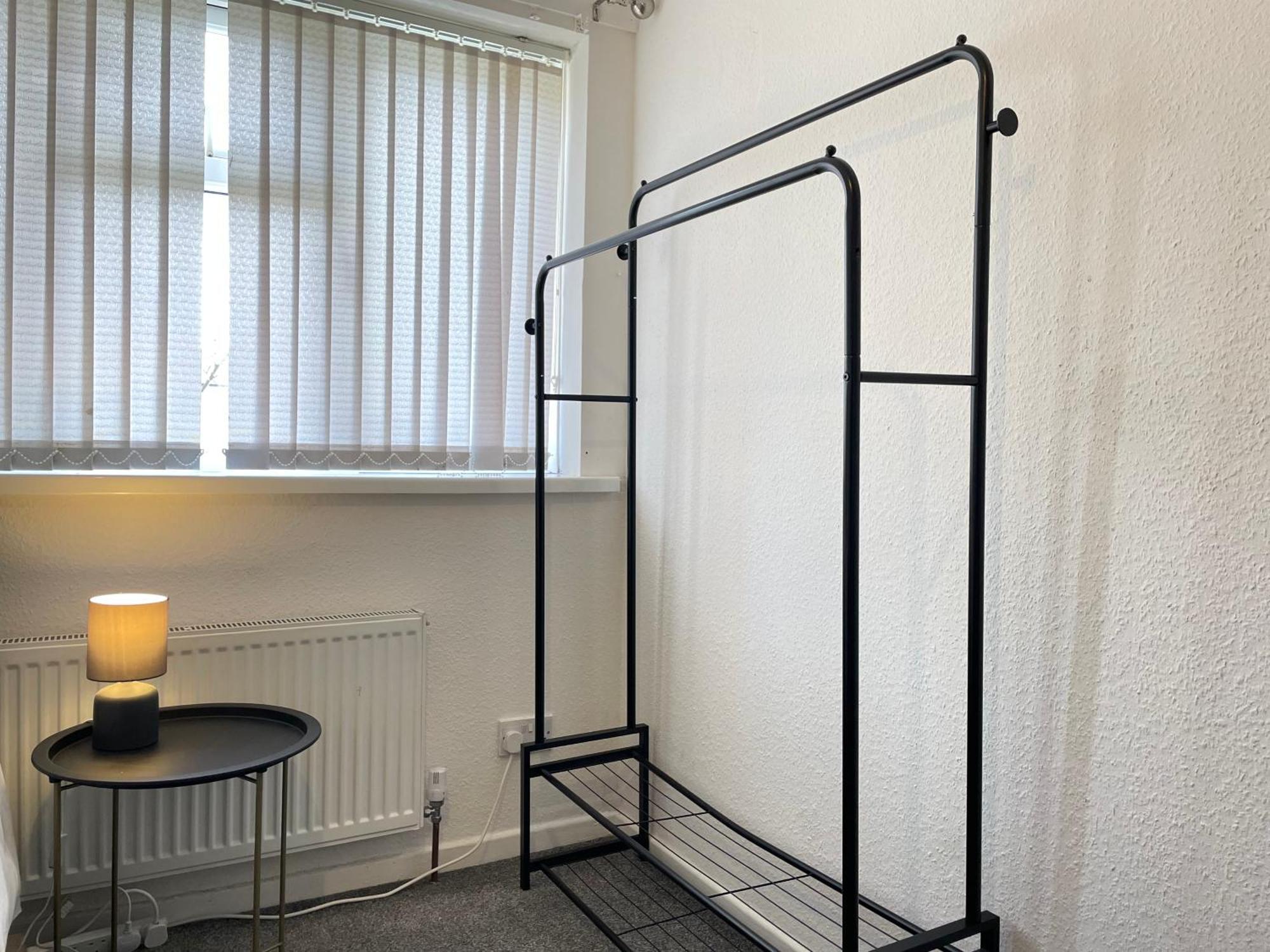 One-bed House With Off-street Parking *