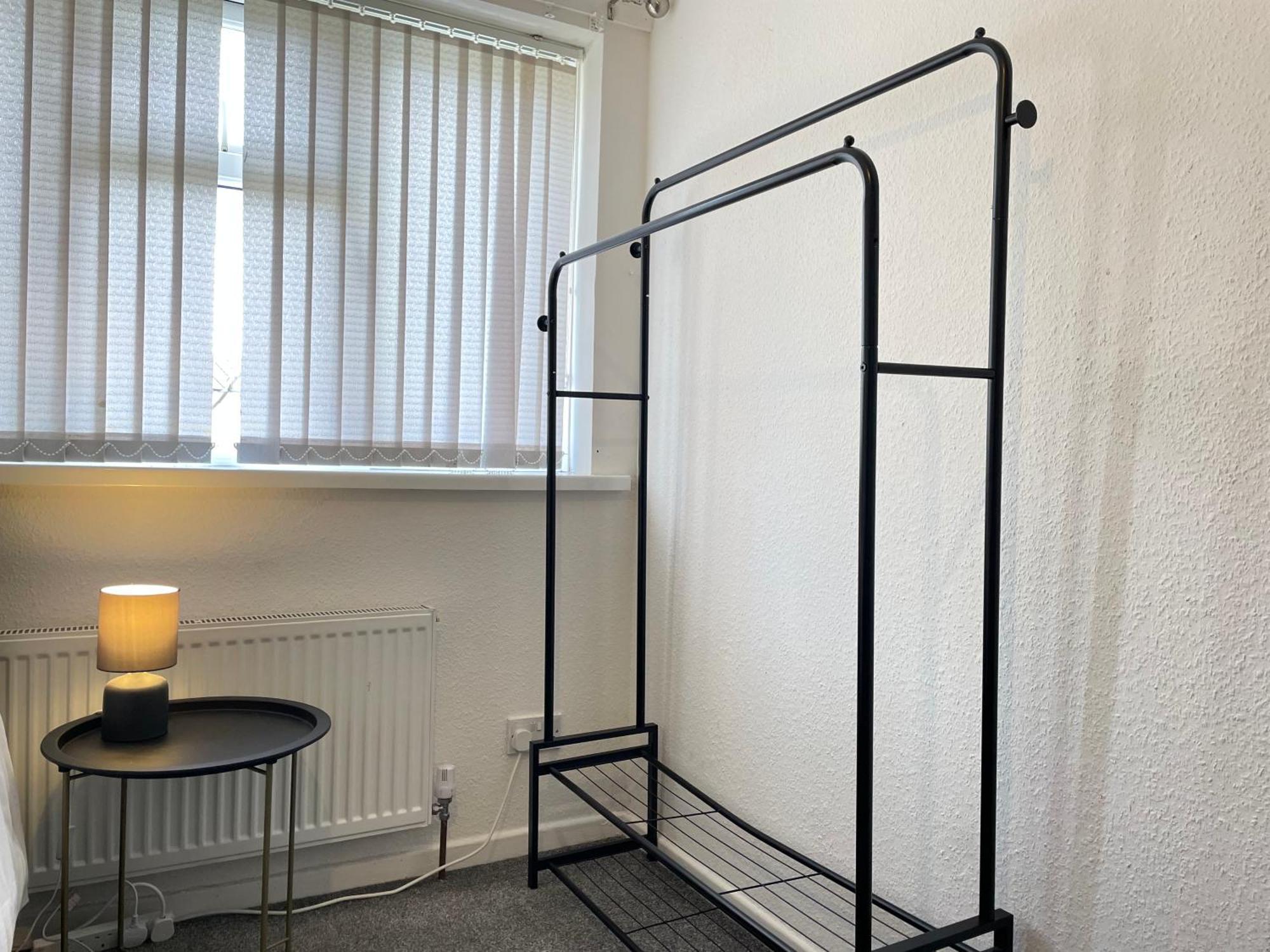 One-bed House With Off-street Parking Apartment Birmingham
