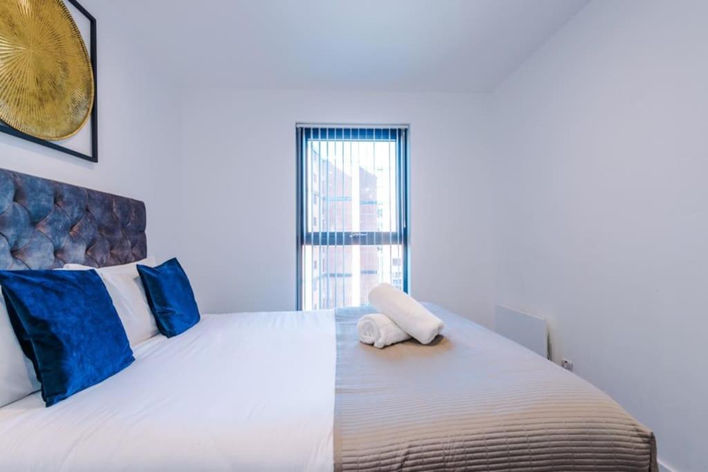 Apartment Windmill Suite- Modern 2 Bed 2 Bath With Concierge Perfect For Leisure, Business And Contractor By Dreamluxe