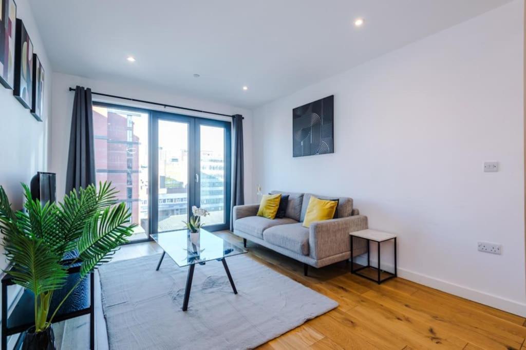 Apartment Windmill Suite- Modern 2 Bed 2 Bath With Concierge Perfect For Leisure, Business And Contractor By Dreamluxe Birmingham