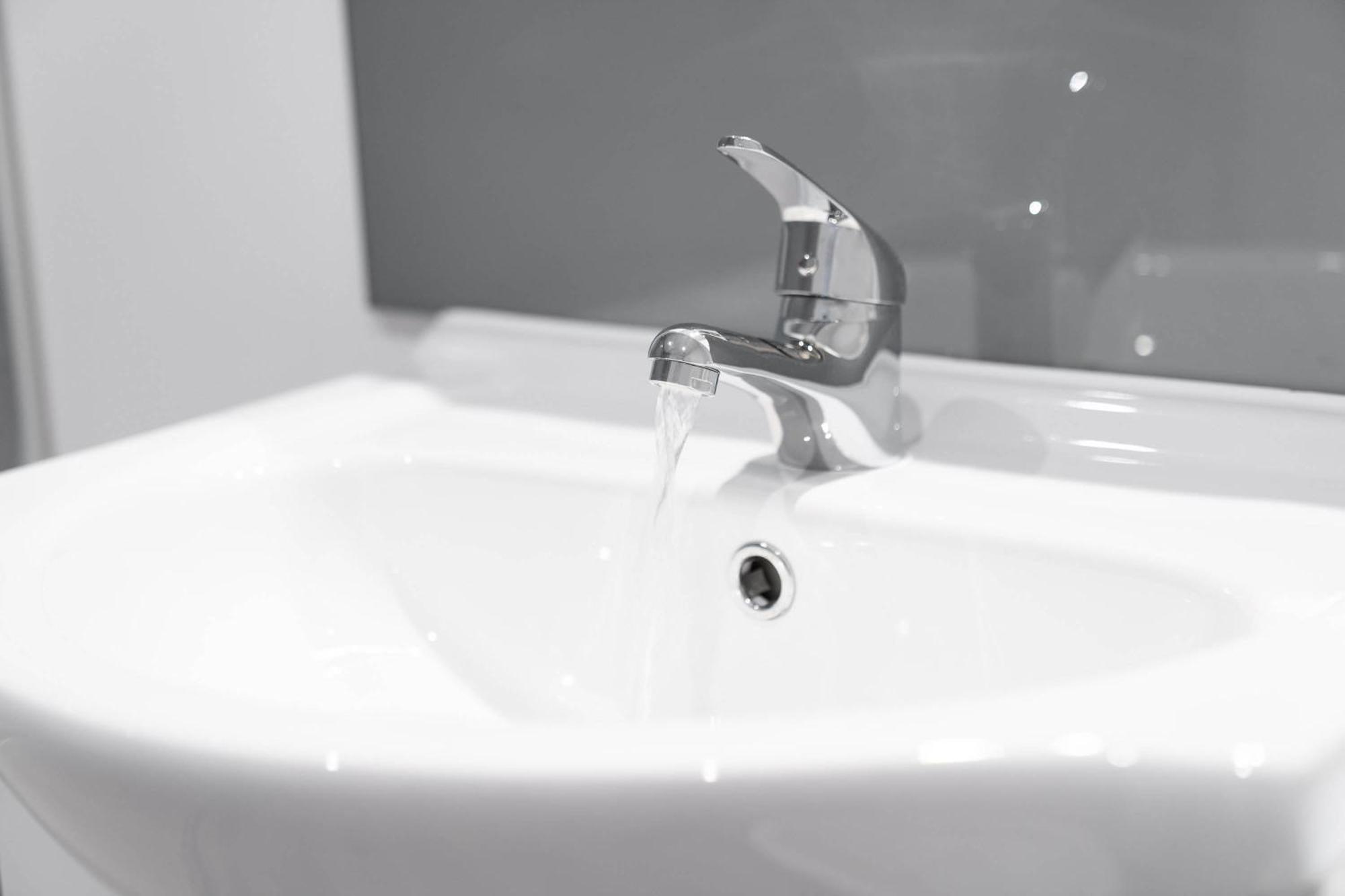 Luxury 2 Bedroom - Parking & Balcony - Underfloor Heating - 6mc Apartment