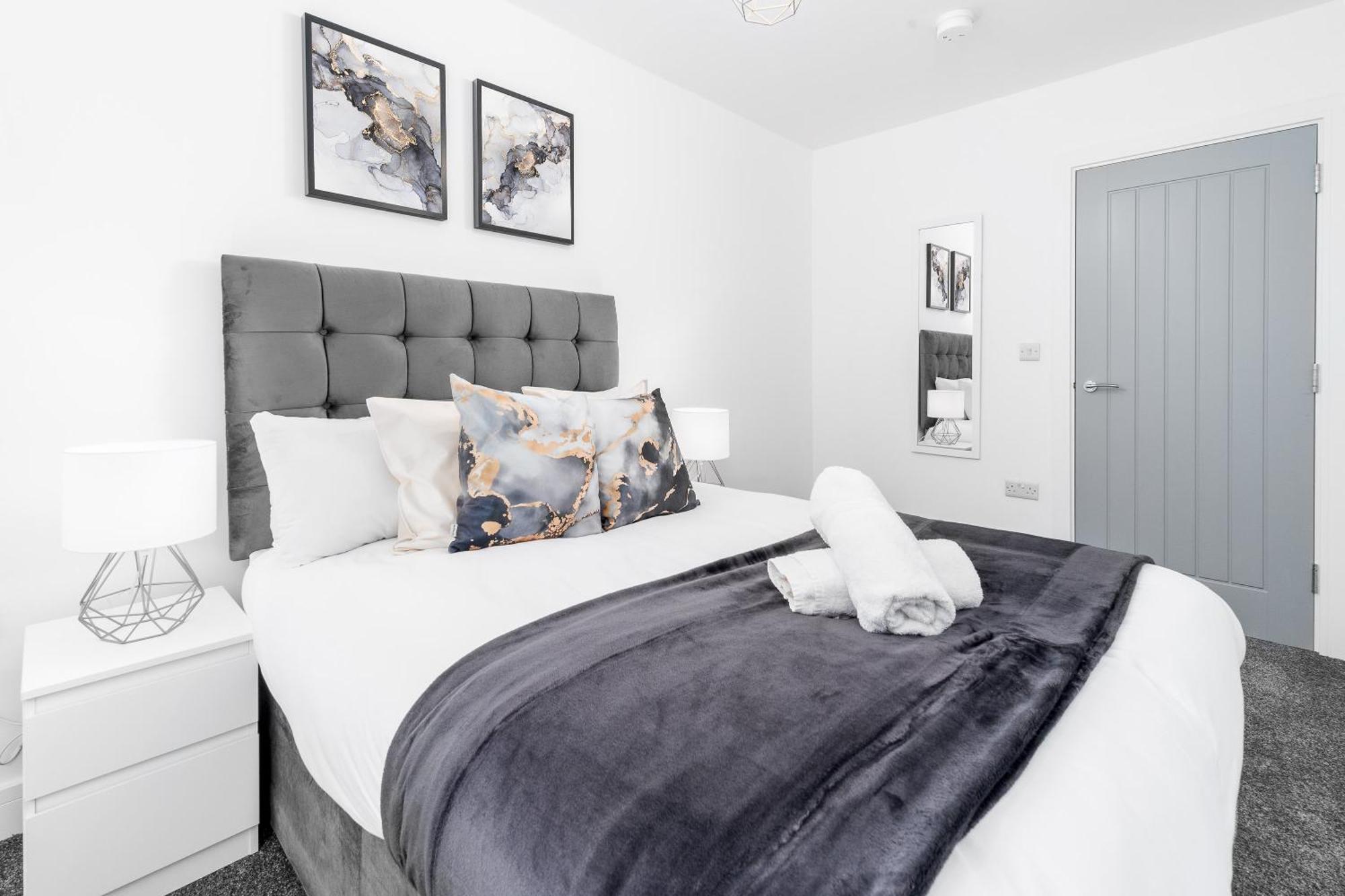Apartment Luxury 2 Bedroom - Parking & Balcony - Underfloor Heating - 6mc *