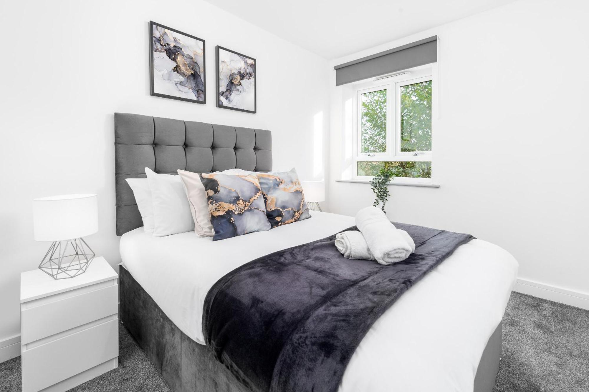 Luxury 2 Bedroom - Parking & Balcony - Underfloor Heating - 6mc *