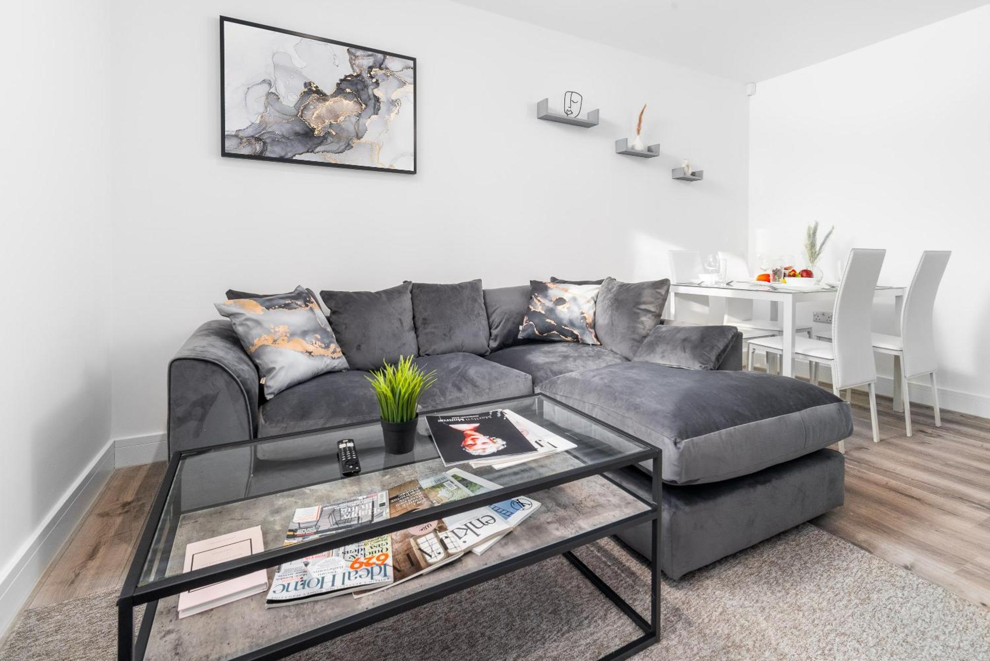 Luxury 2 Bedroom - Parking & Balcony - Underfloor Heating - 6mc *