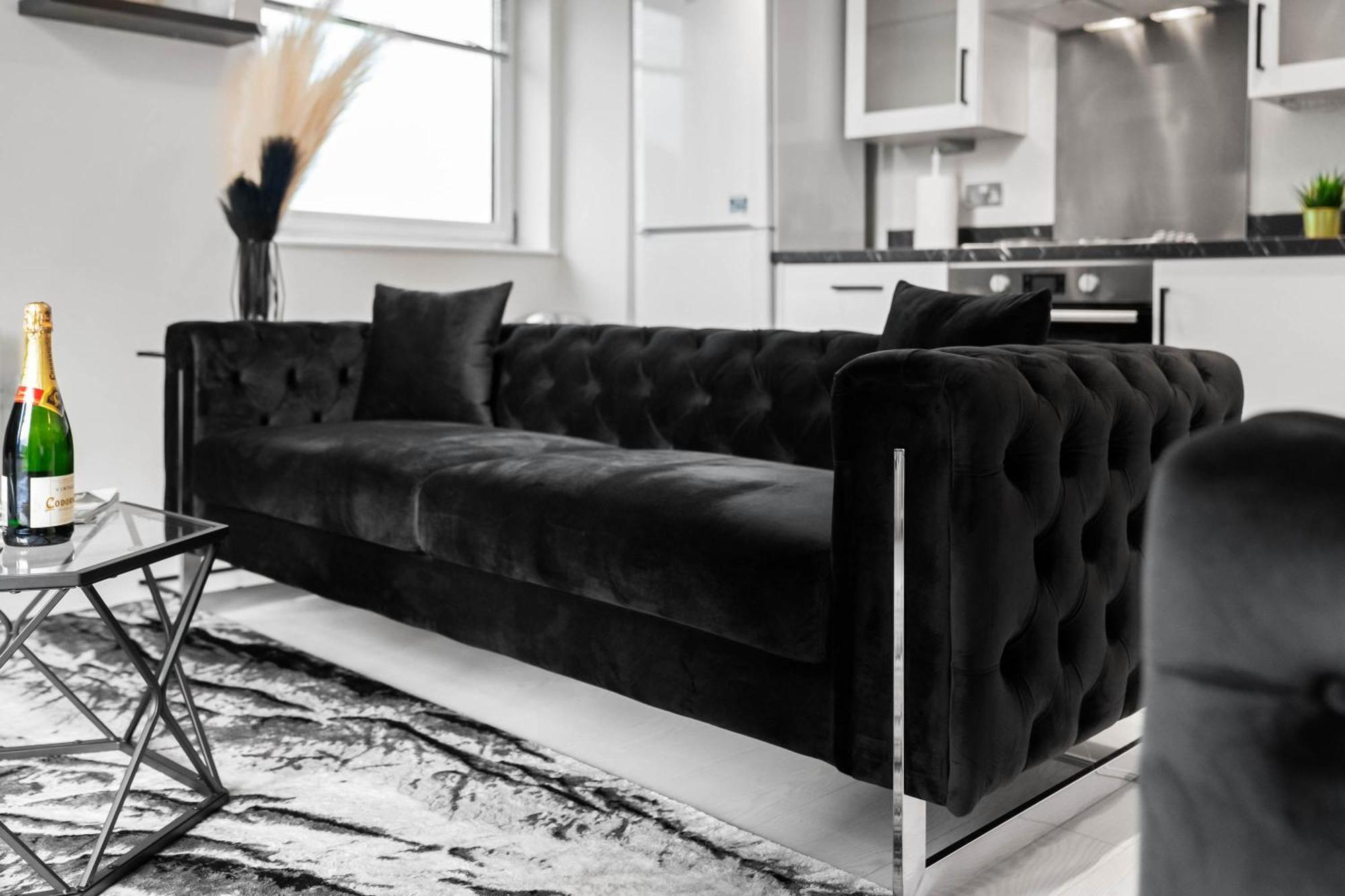 Duplex Penthouse - Centre - Secure Parking - Terrace - Rated - 1401m Apartment *