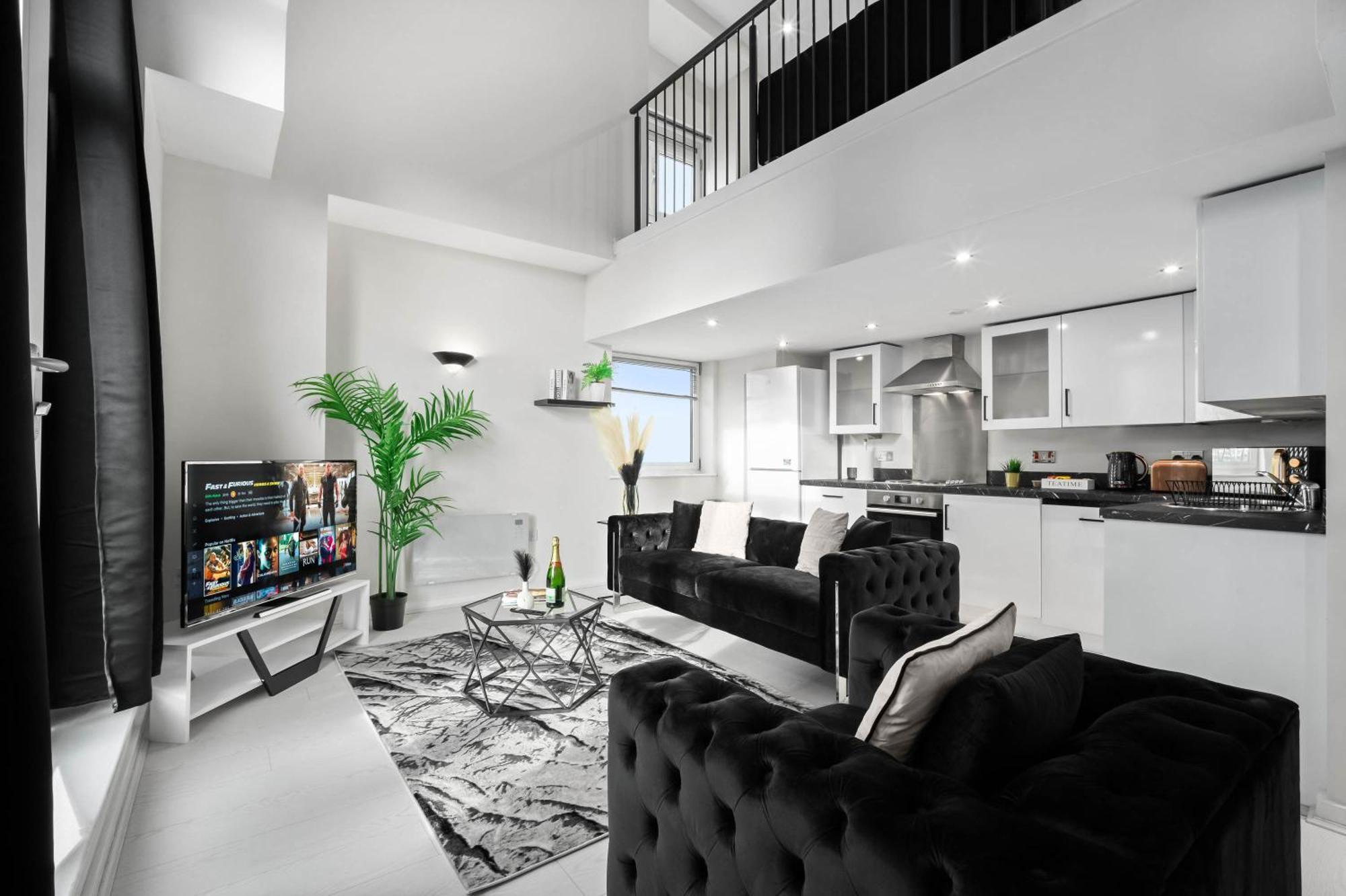 Duplex Penthouse - Centre - Secure Parking - Terrace - Rated - 1401m Apartment *