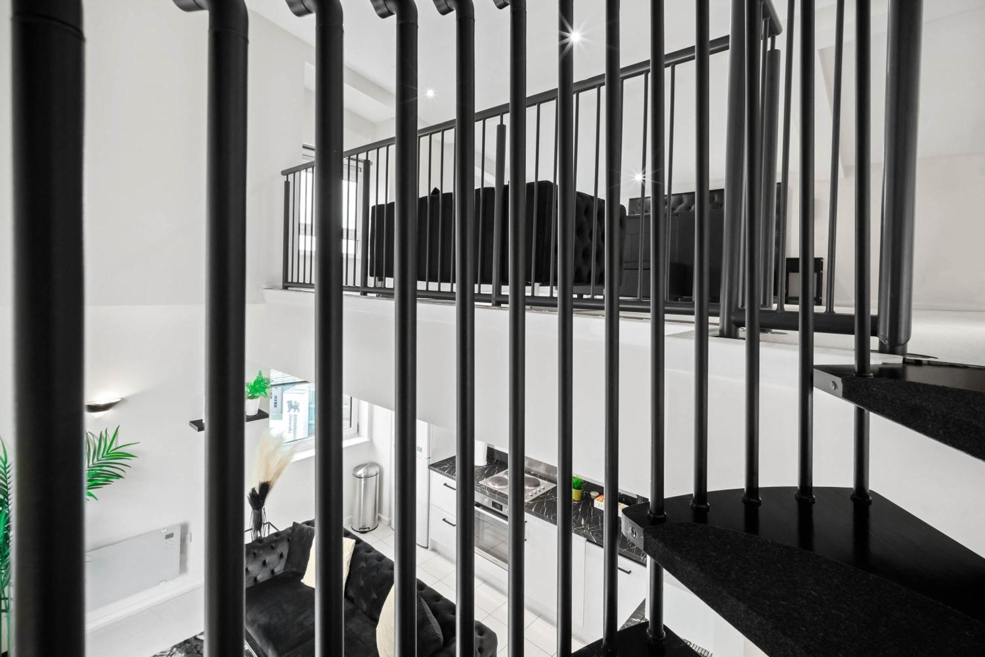 Duplex Penthouse - Centre - Secure Parking - Terrace - Rated - 1401m Apartment Birmingham