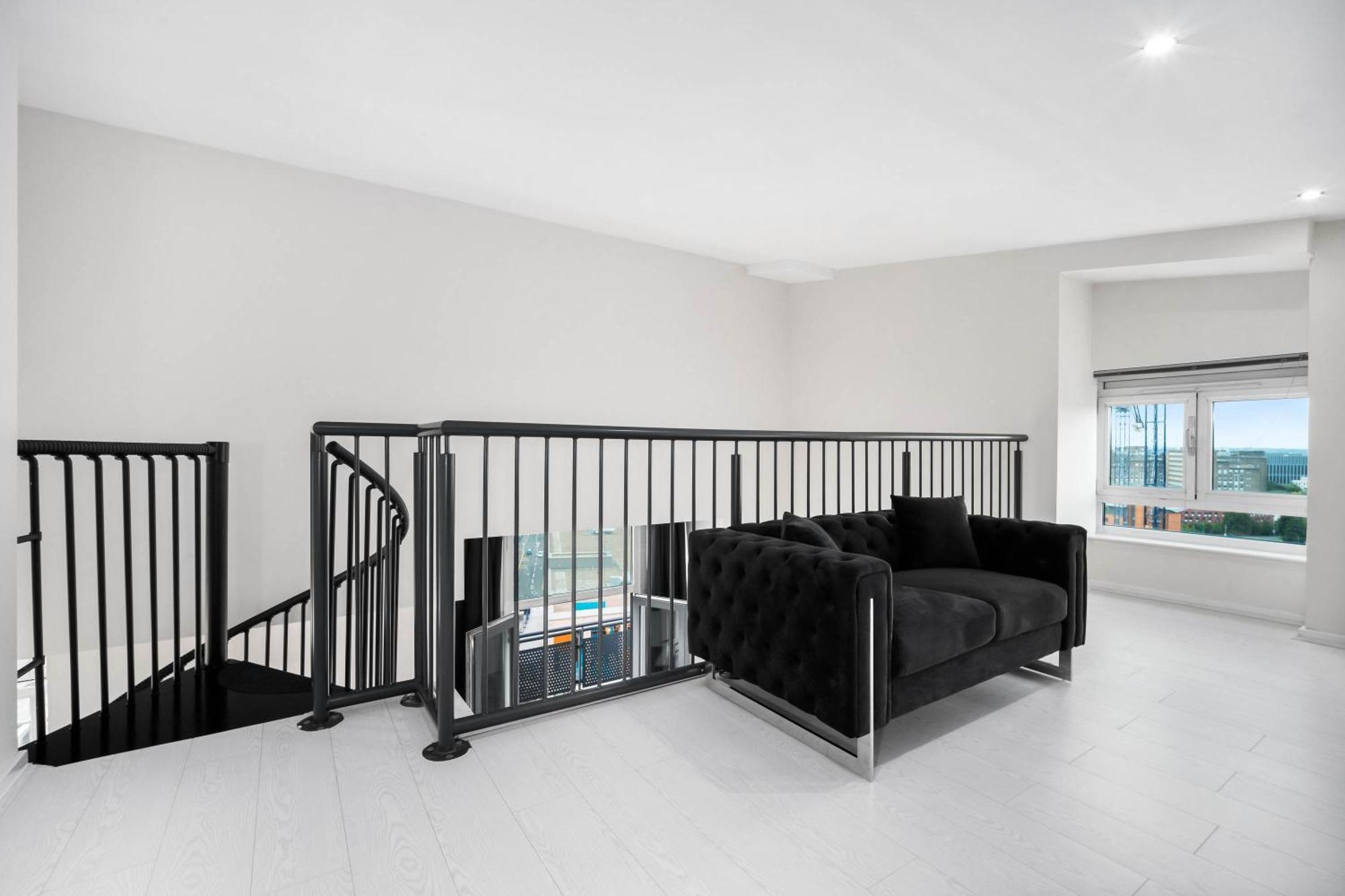 Duplex Penthouse - Centre - Secure Parking - Terrace - Rated - 1401m *