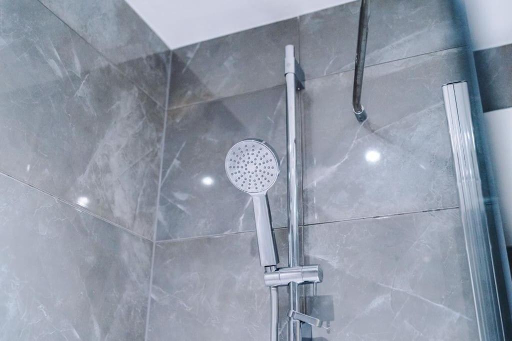 Apartment Windmill Suite- Modern 2 Bed 2 Bath With Concierge Perfect For Leisure, Business And Contractor By Dreamluxe Birmingham