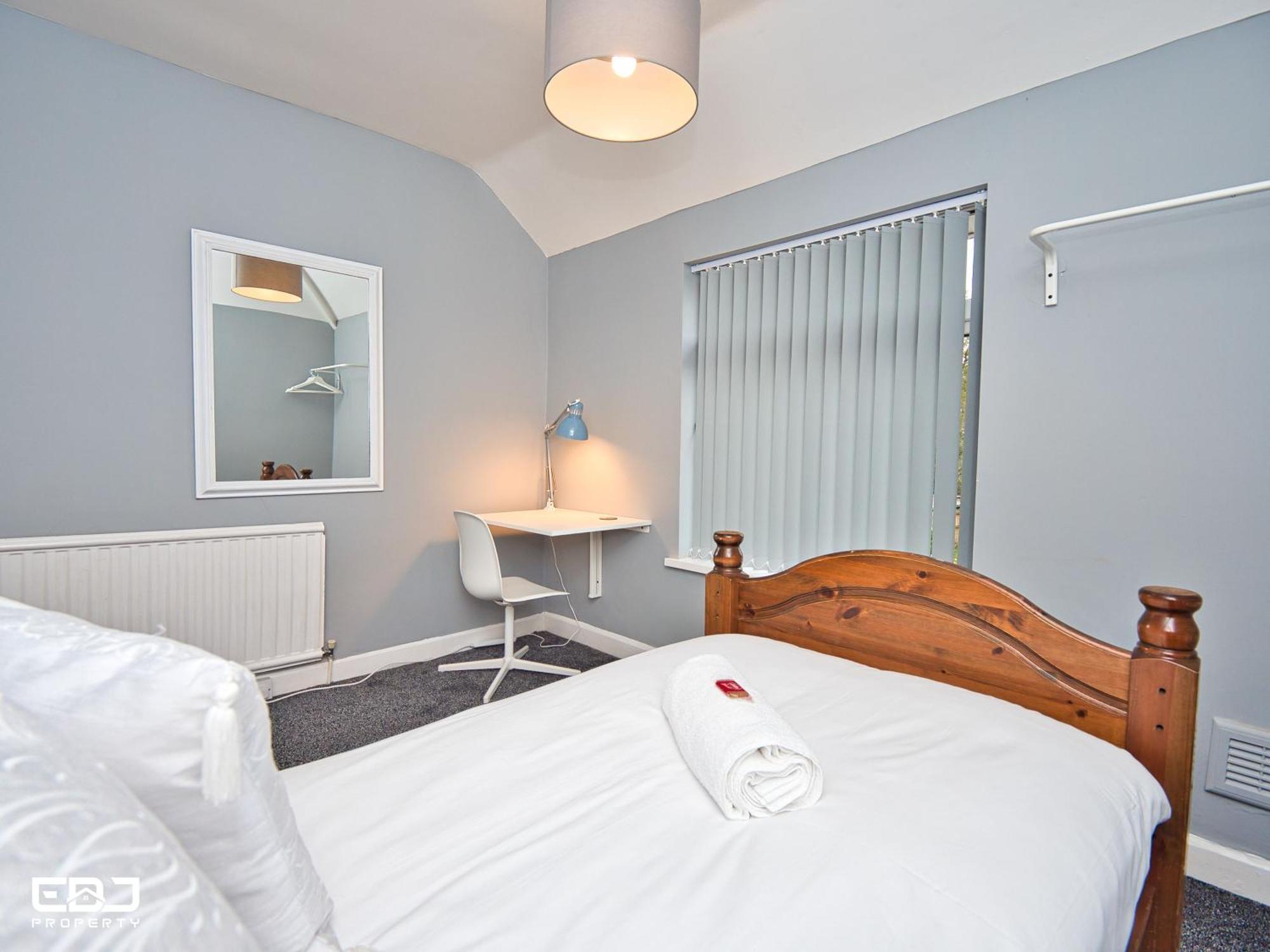 Chester House, Nec, Bham Airport, Jlr, Bham Business Park, World Holiday home *
