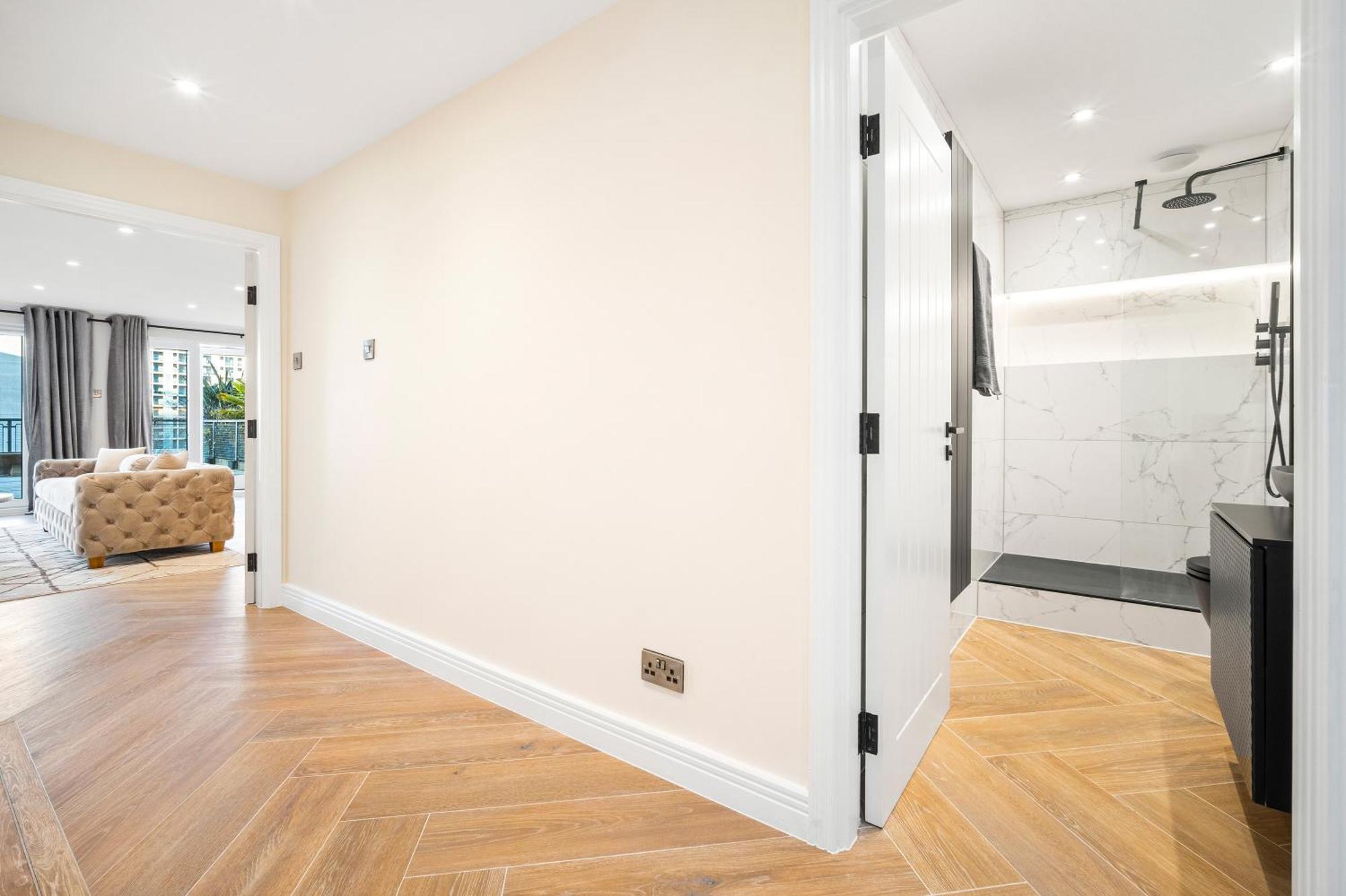 Apartment Luxury 3 Bedroom Penthouse - City Centre - Terrace - Hot Tub - Gym - 21mb Birmingham