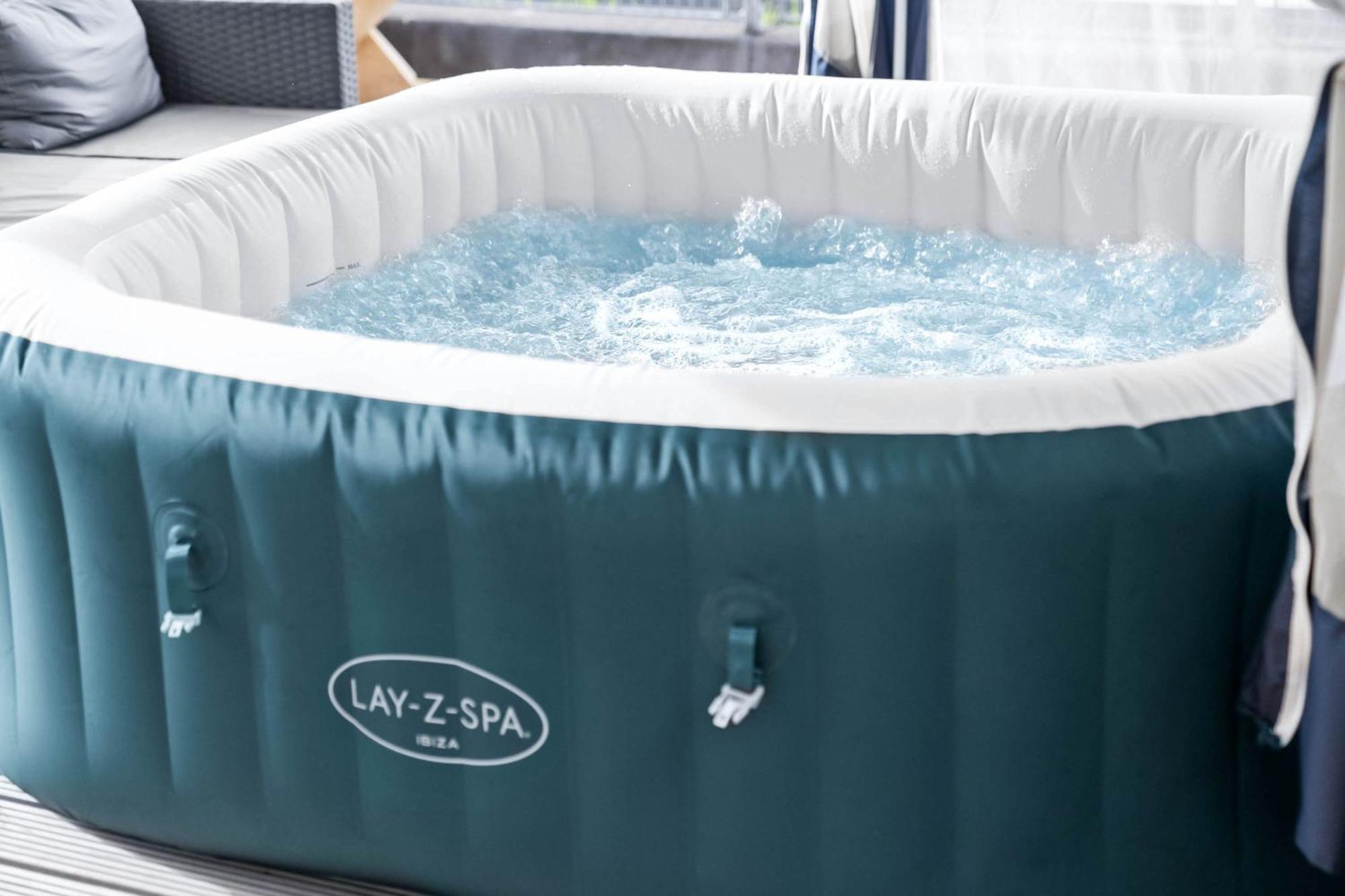 Luxury 3 Bedroom Penthouse - City Centre - Terrace - Hot Tub - Gym - 21mb