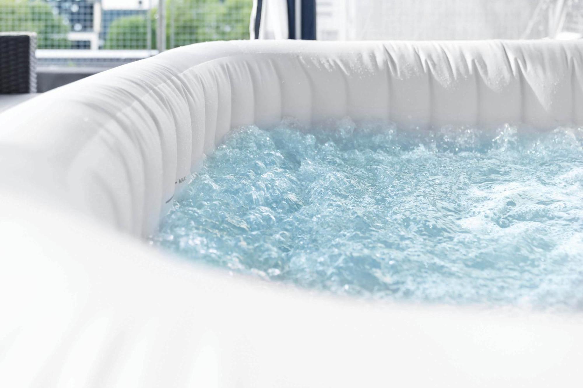 Apartment Luxury 3 Bedroom Penthouse - City Centre - Terrace - Hot Tub - Gym - 21mb Birmingham