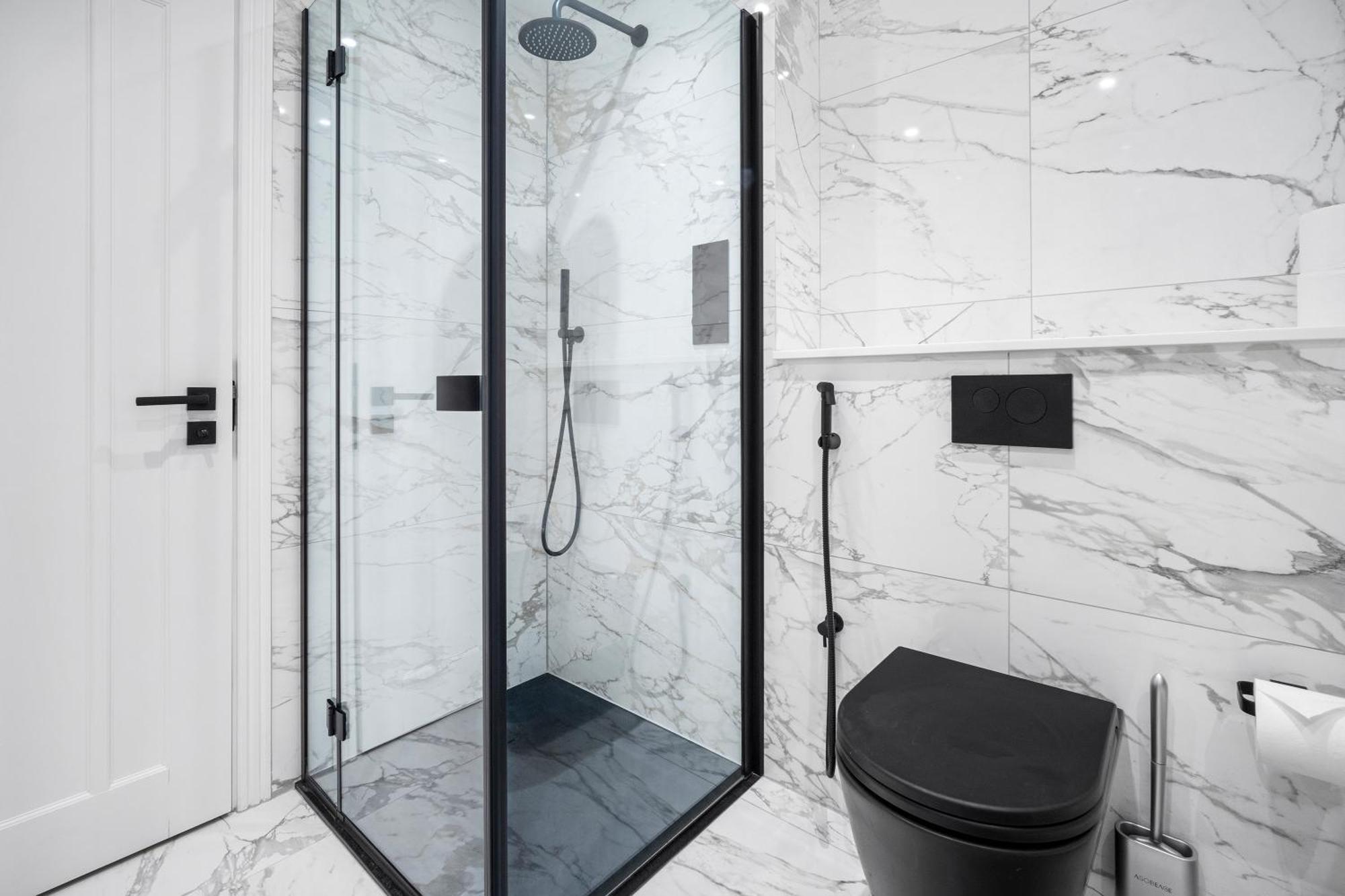 Luxury 3 Bedroom Penthouse - City Centre - Terrace - Hot Tub - Gym - 21mb Apartment Birmingham